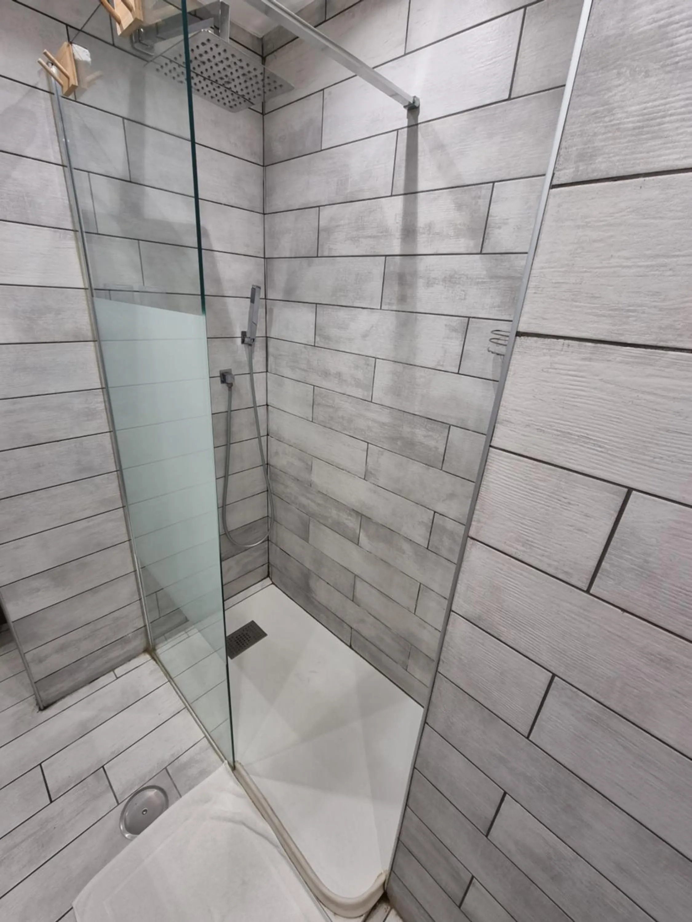 Shower in EL Corazon De Napoles, Centro Històrico