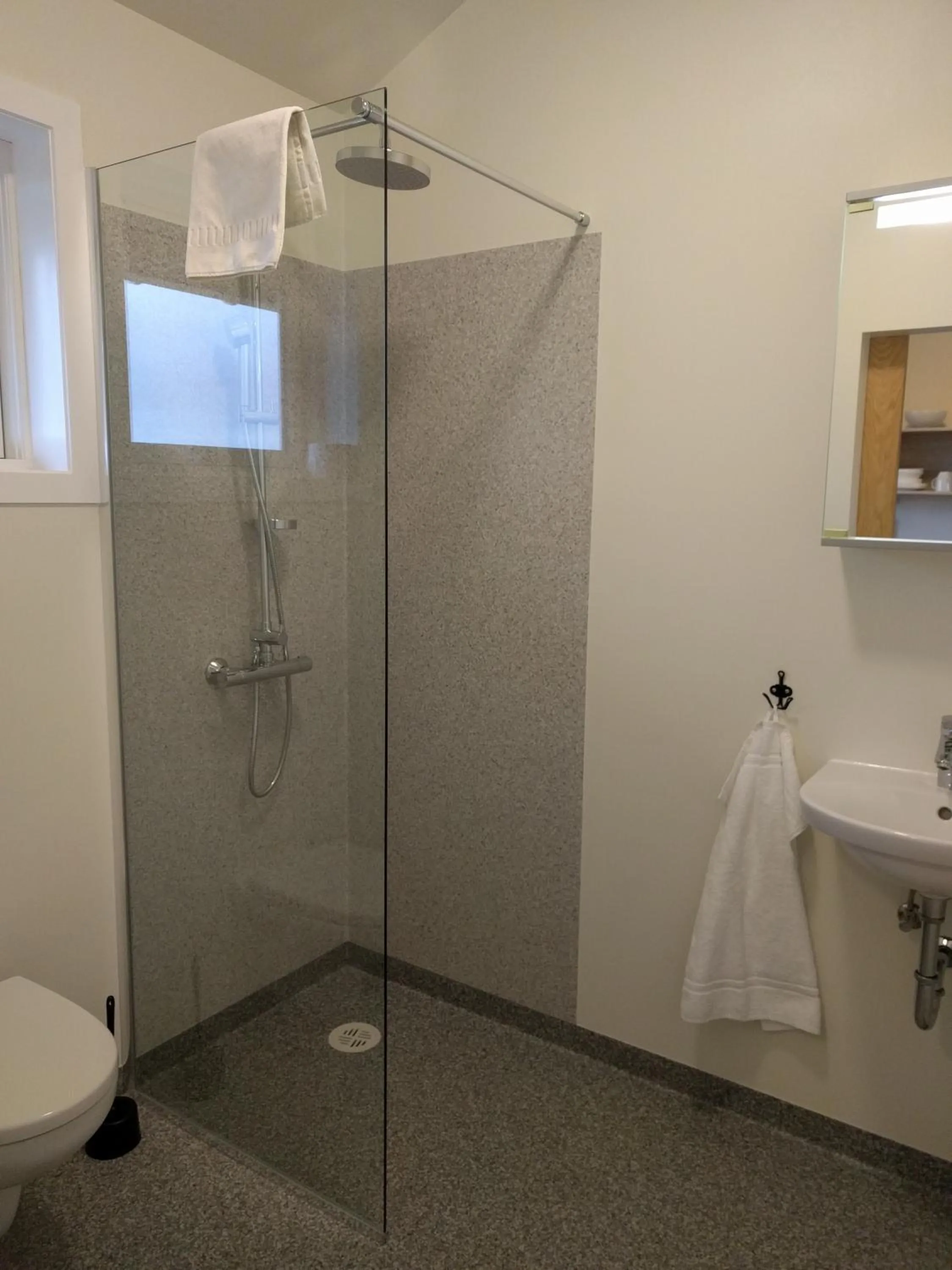 Shower in Hjartarstaðir Guesthouse
