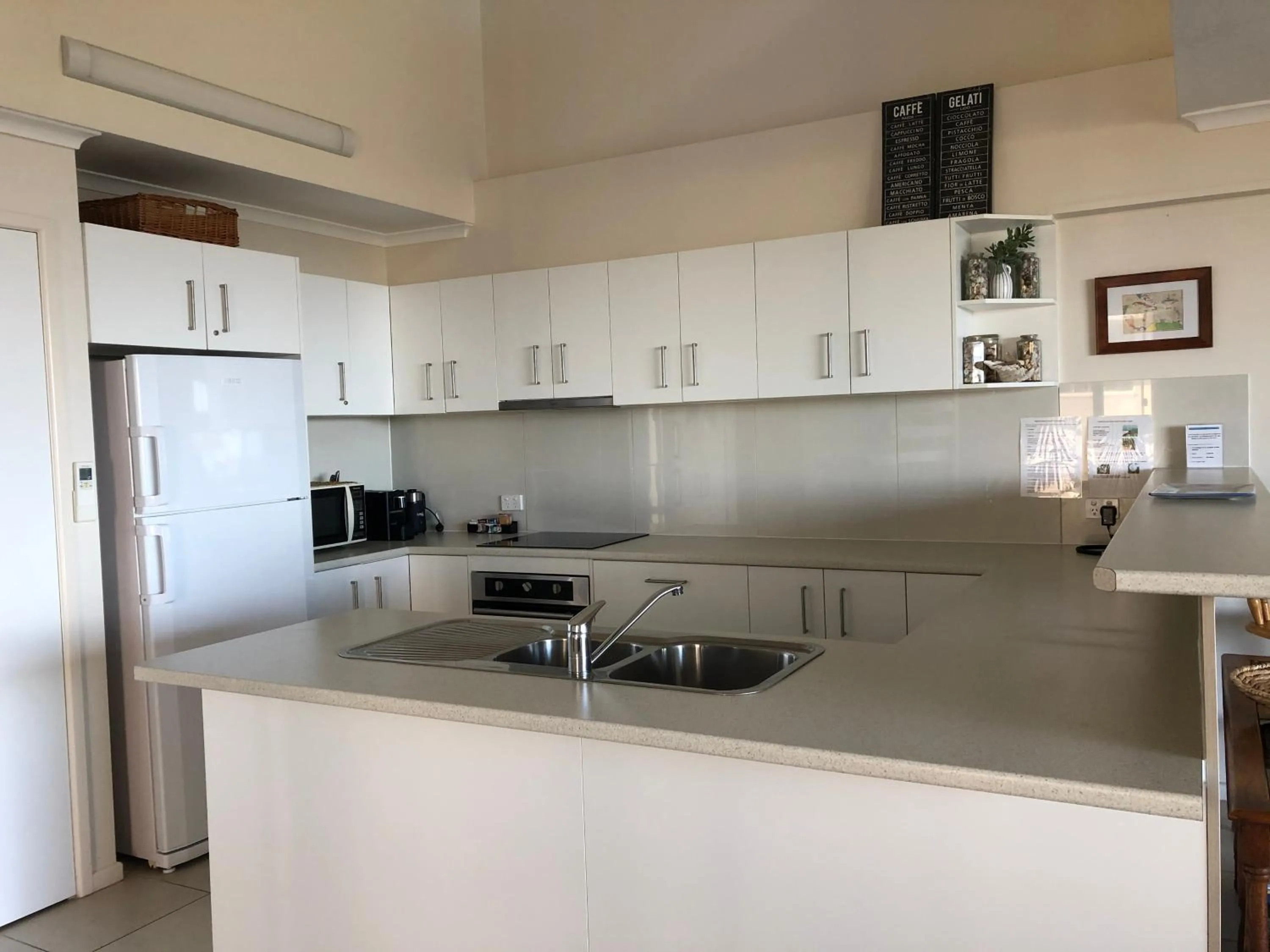 Kitchen or kitchenette in Horizons At Peregian