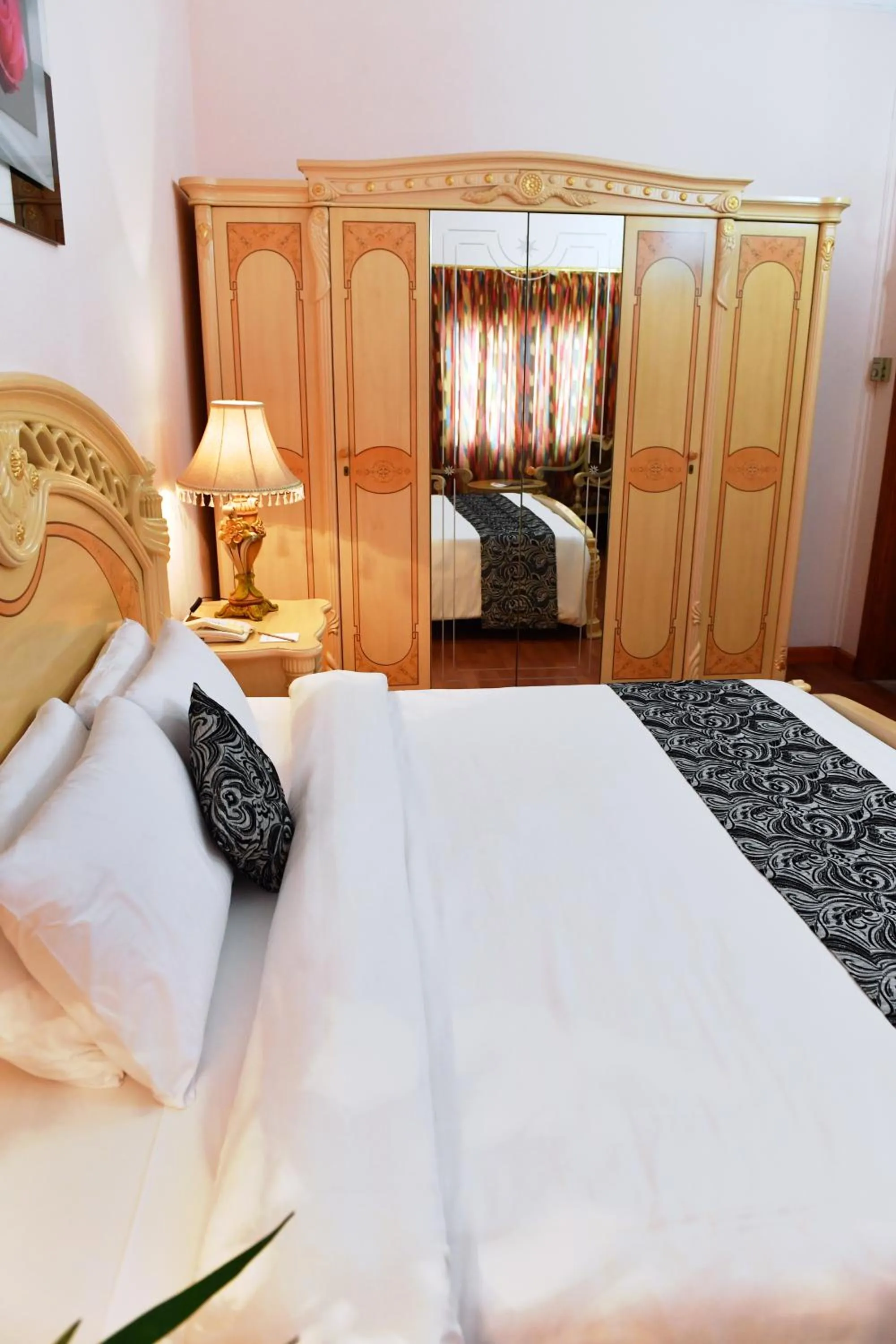 Bedroom, Bed in Gulf Gate Hotel