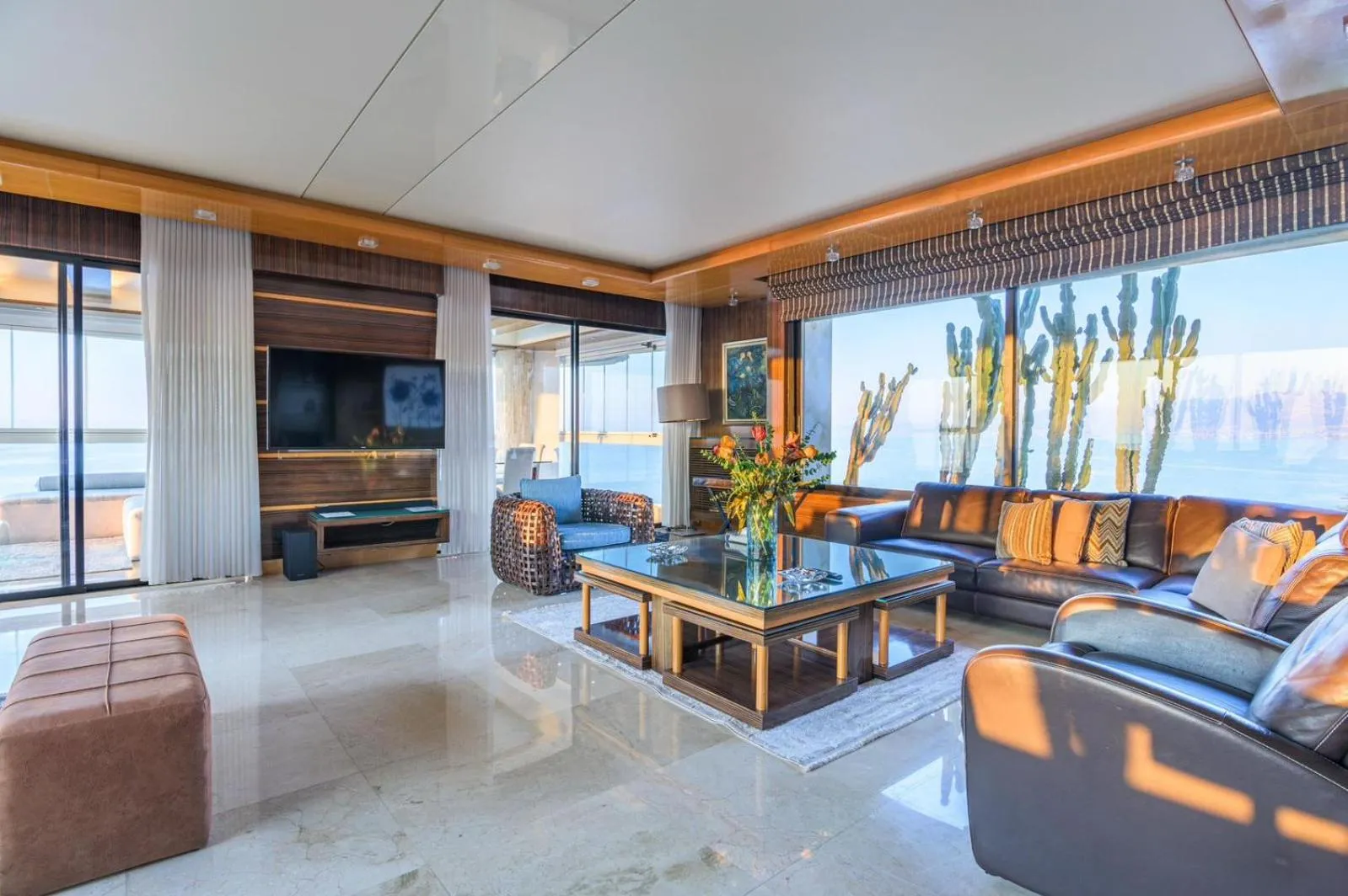 TV and multimedia in Lahoya Suites