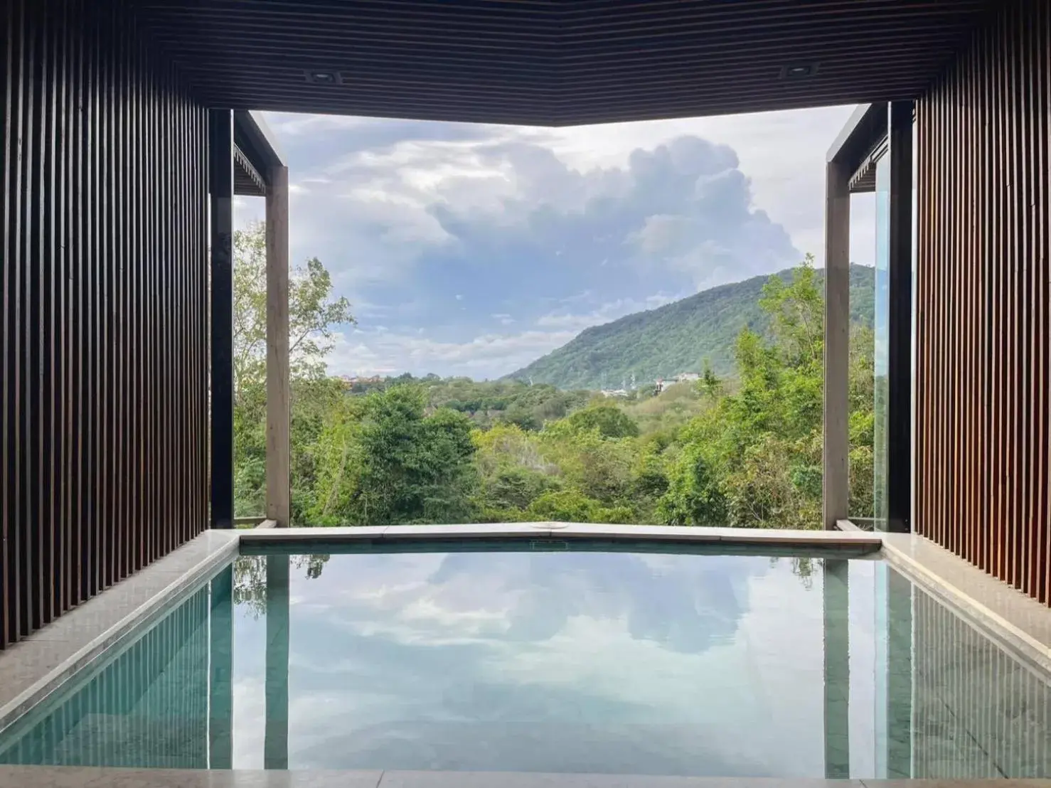 Suite with Mountain View in The Cabin Beach Resort Suite with Mountain View in The Cabin Beach Resort