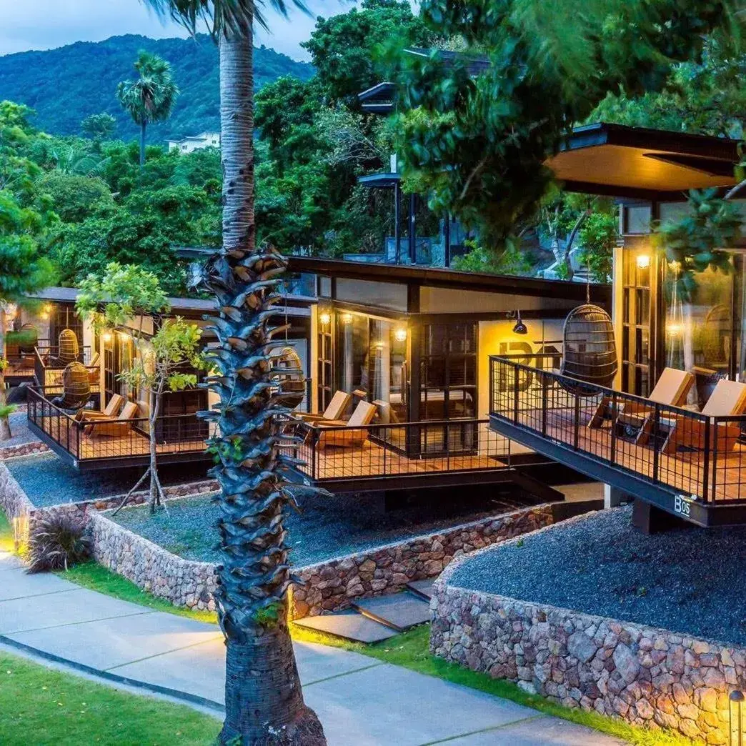 Deluxe King Room in The Cabin Beach Resort Deluxe King Room in The Cabin Beach Resort