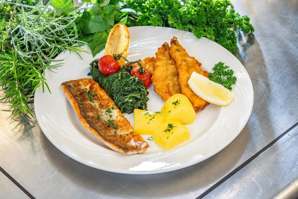 Restaurant/places to eat in Hotel Seehof Superior