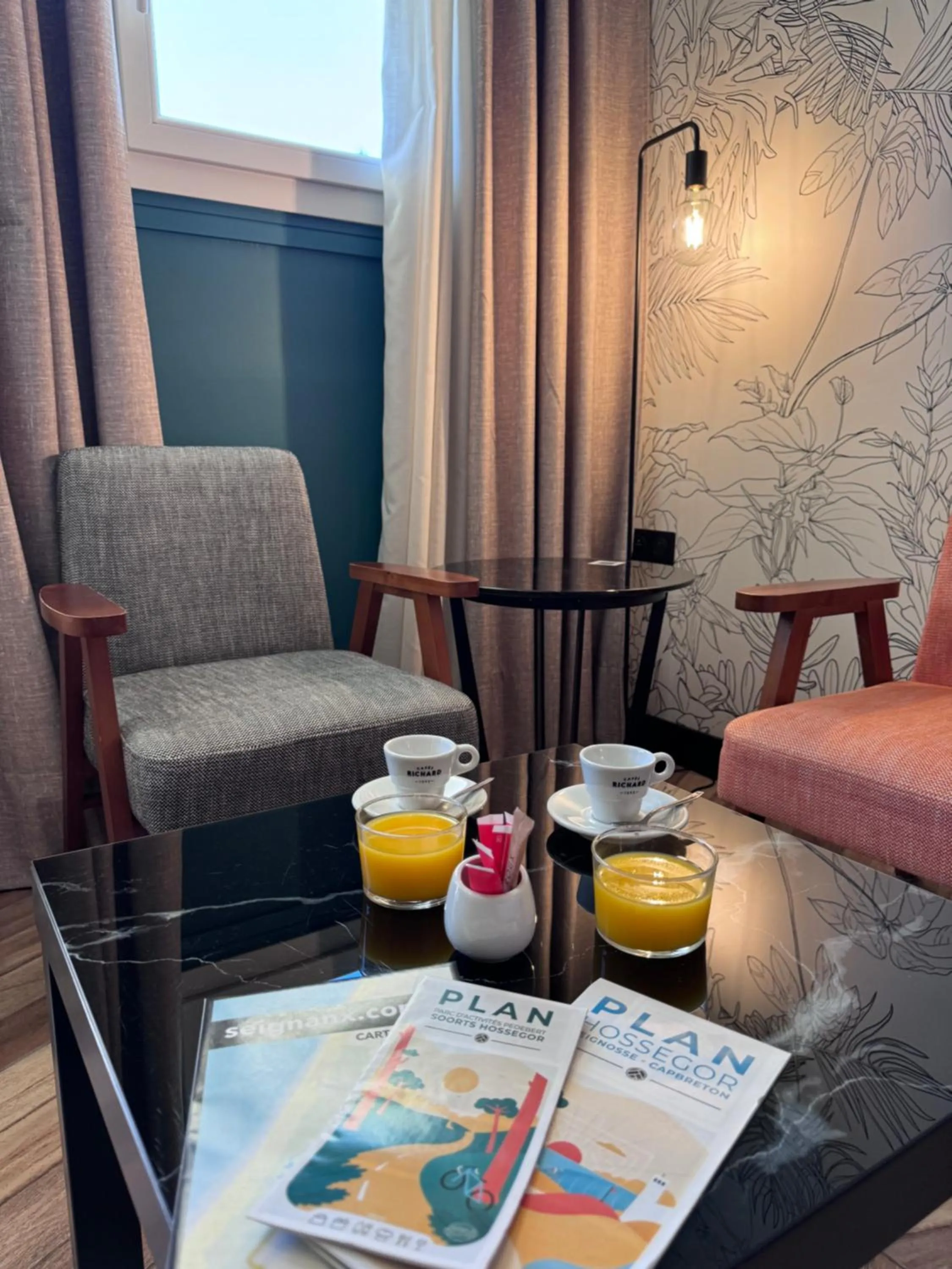 Photo of the whole room in The Originals City, Hôtel Le Lodge, Ondres, Bayonne Nord