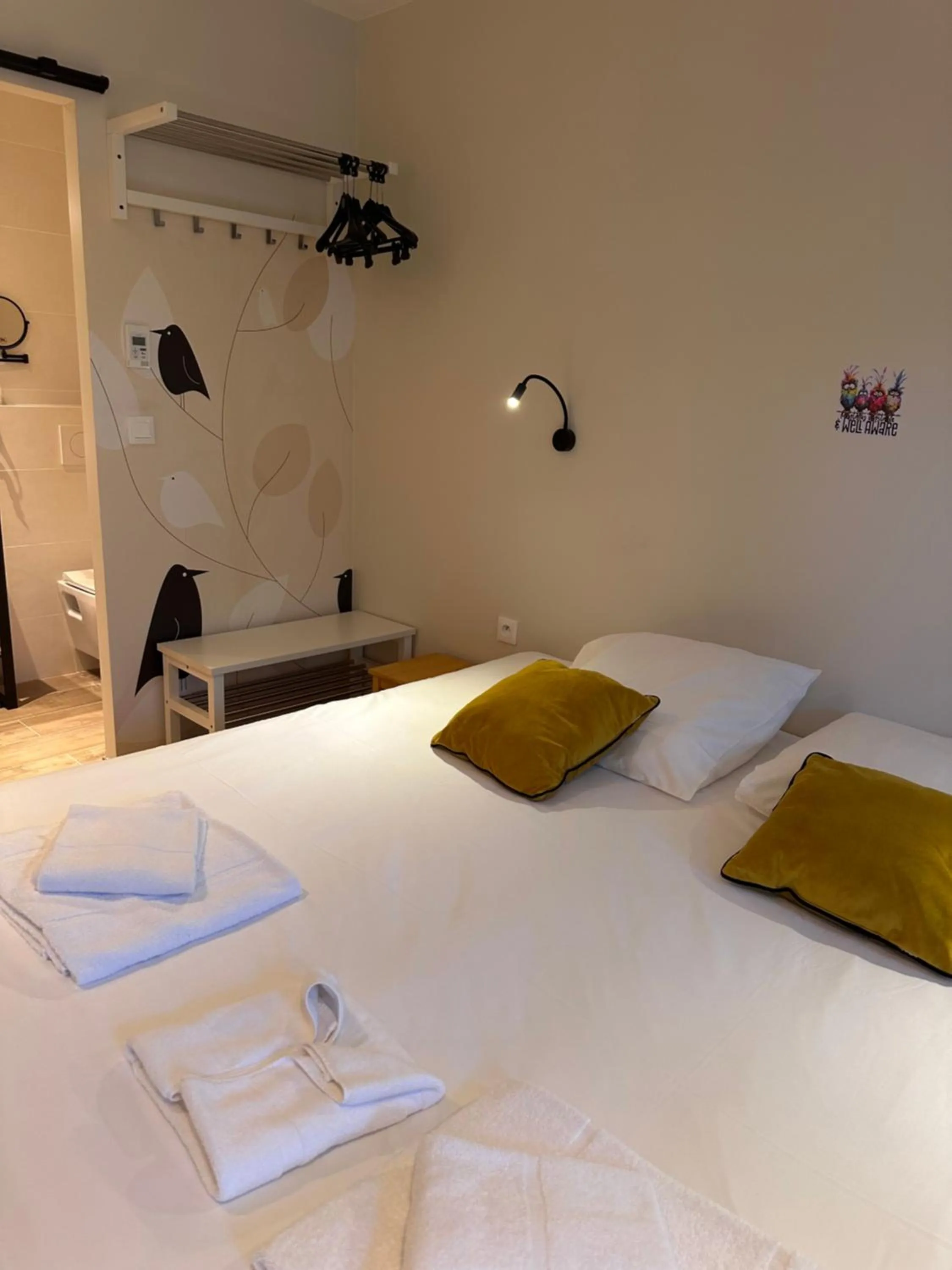 Photo of the whole room, Bed in The Originals City, Hôtel Le Lodge, Ondres, Bayonne Nord