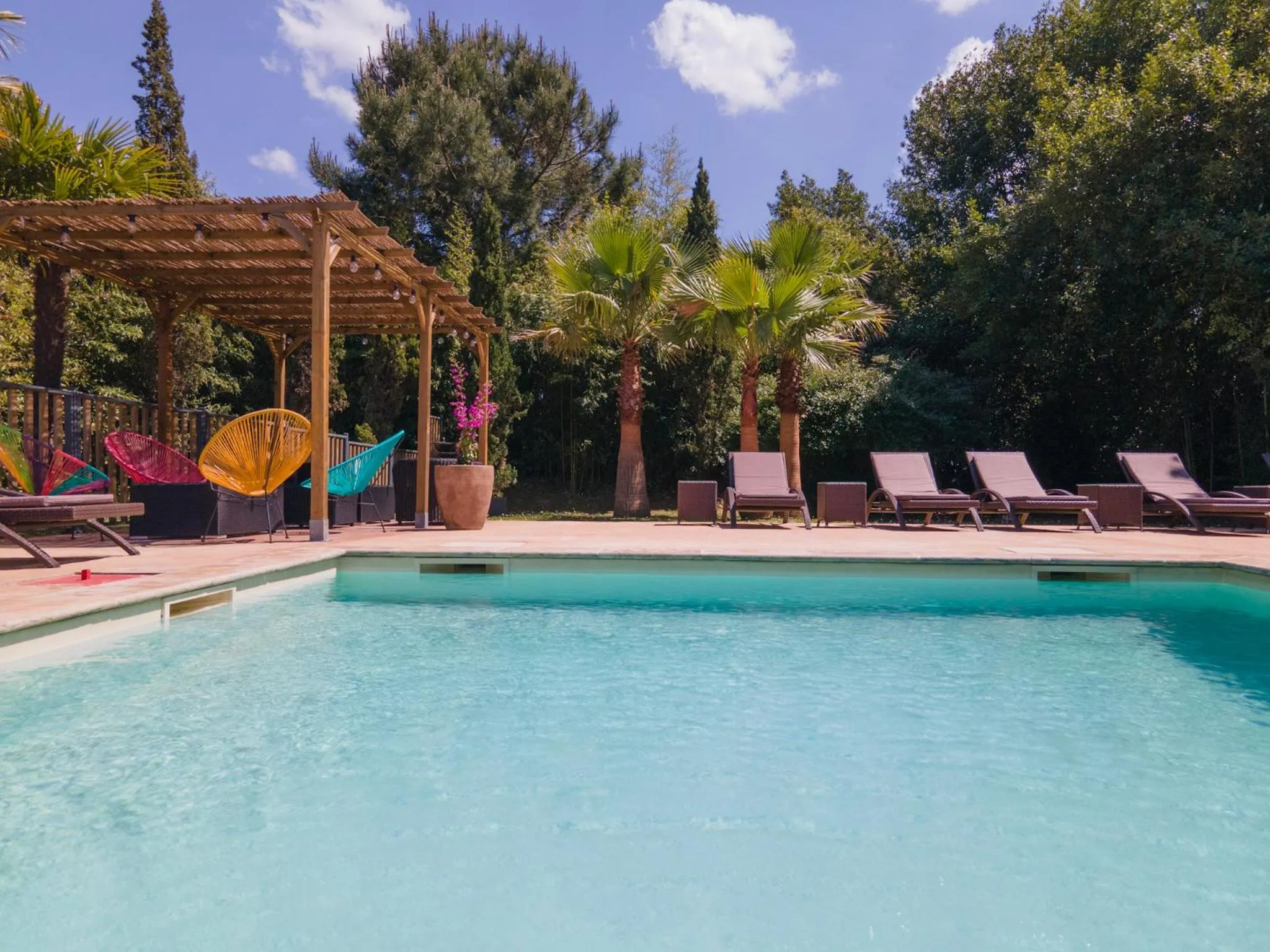 Pool view in The Originals City, Hôtel Le Lodge, Ondres, Bayonne Nord