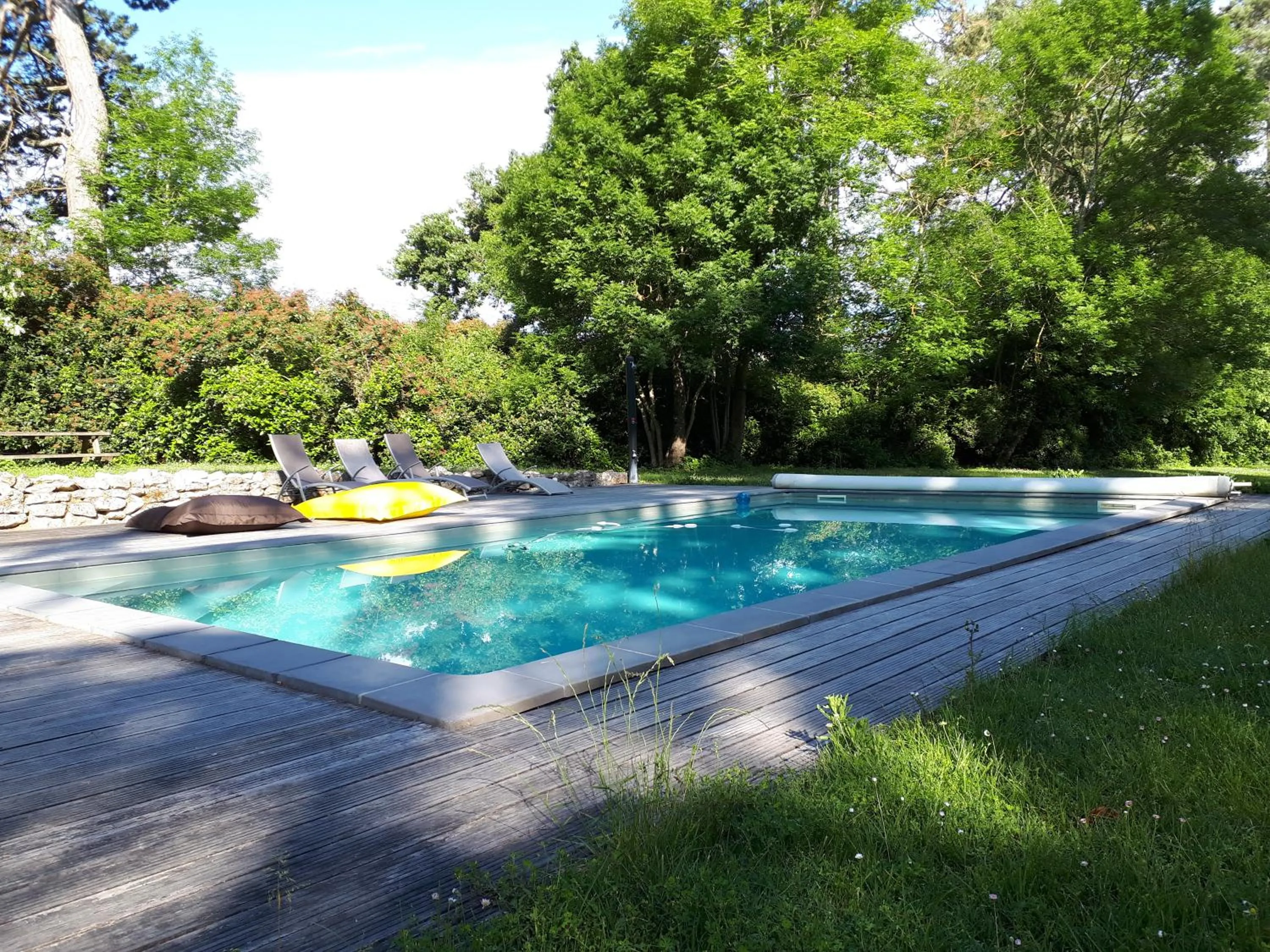 Pool view in Le Jardin Des Cèdres