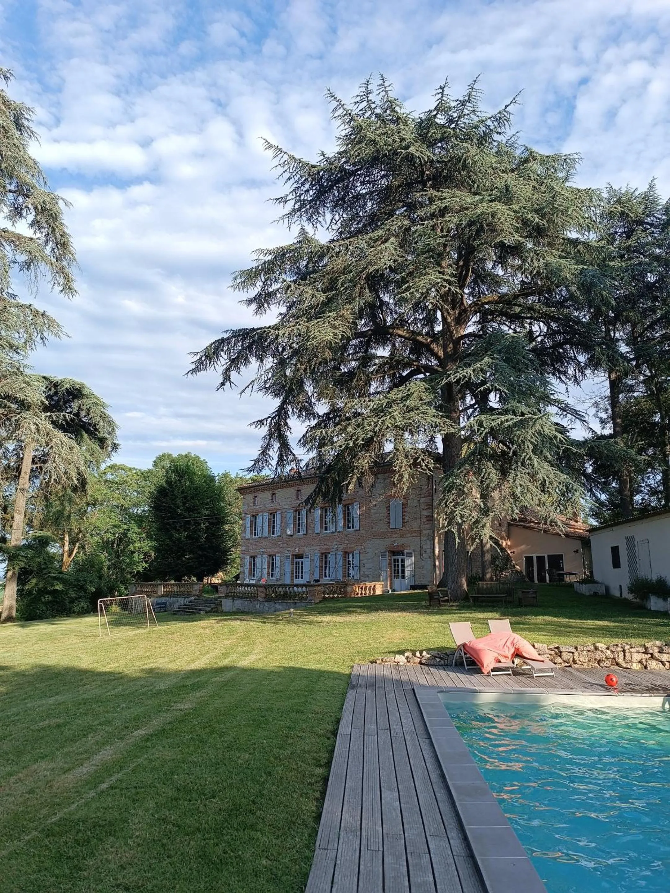 Property building in Le Jardin Des Cèdres