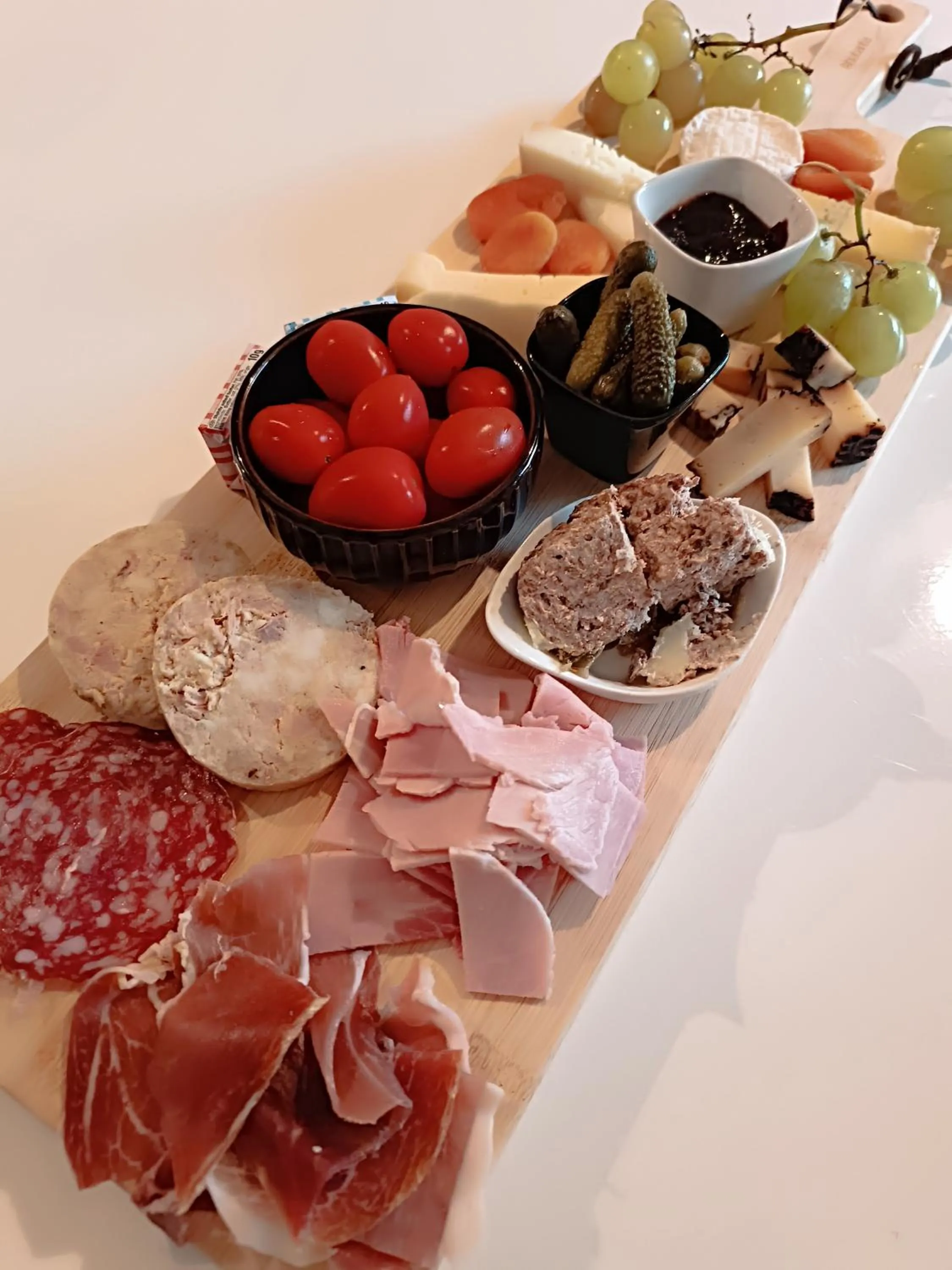 Restaurant/places to eat in Le Jardin Des Cèdres