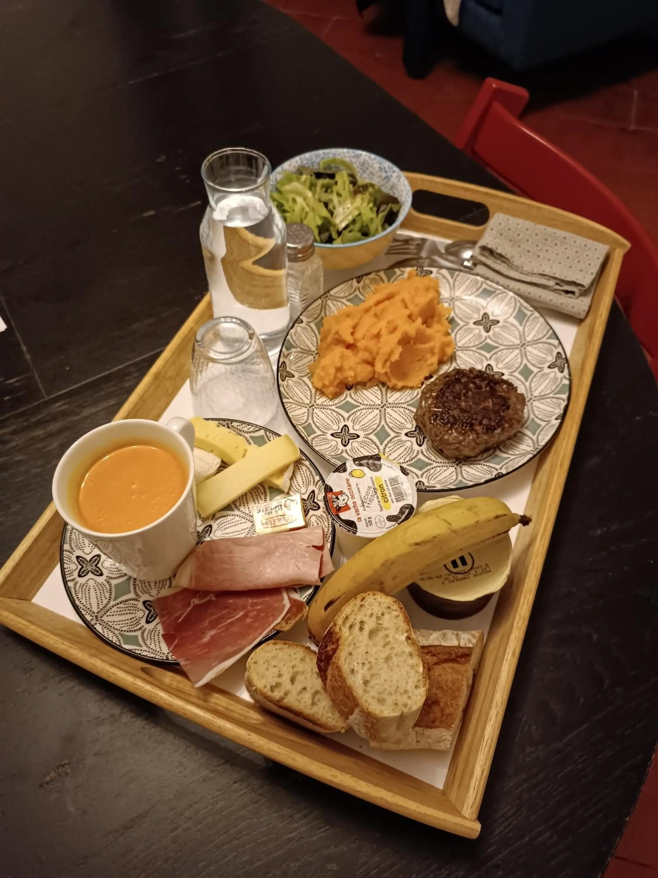 Meals in Le Jardin Des Cèdres