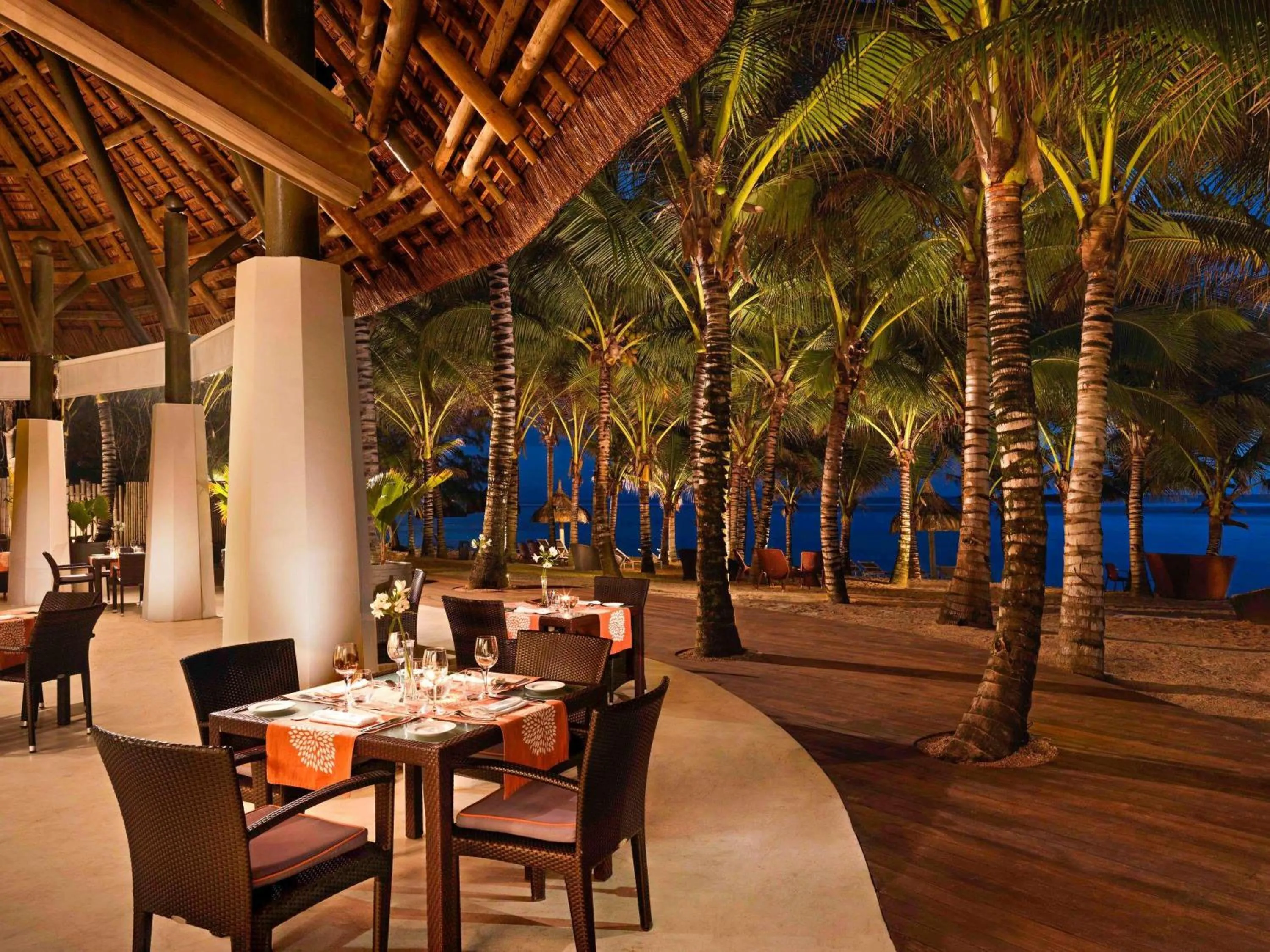 Restaurant/places to eat in SO/ Sofitel Mauritius