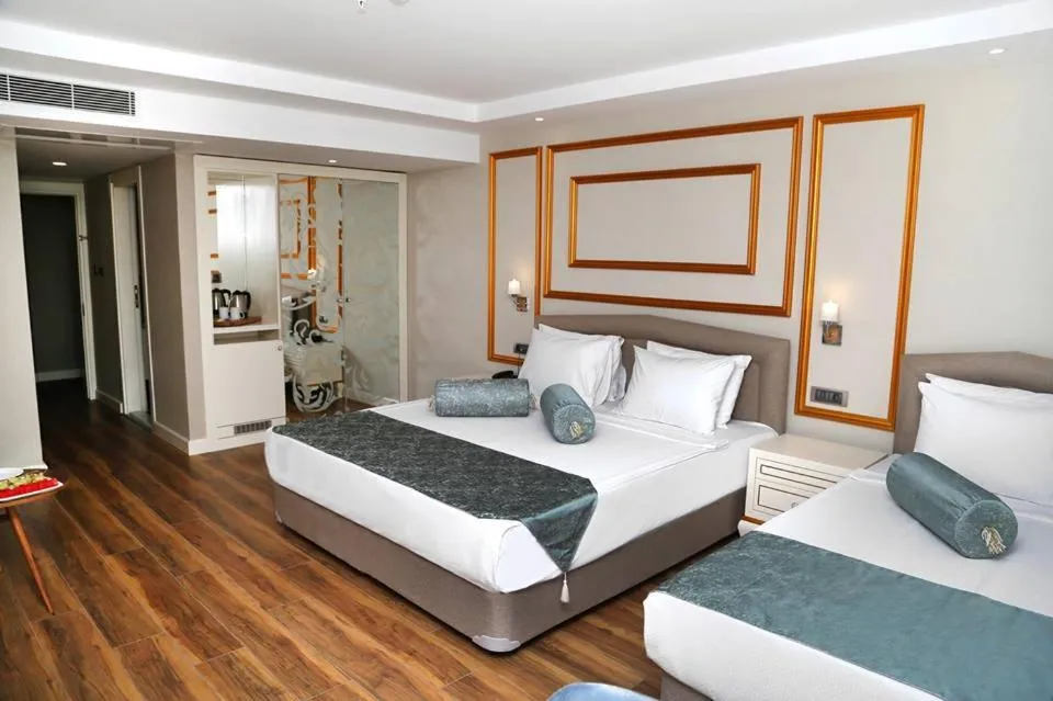 Photo of the whole room, Bed in Kubaliç Hotel
