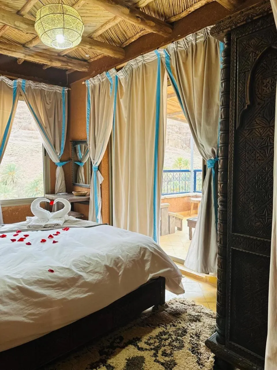Bed in Ouednoujoum Ecolodge & Spa