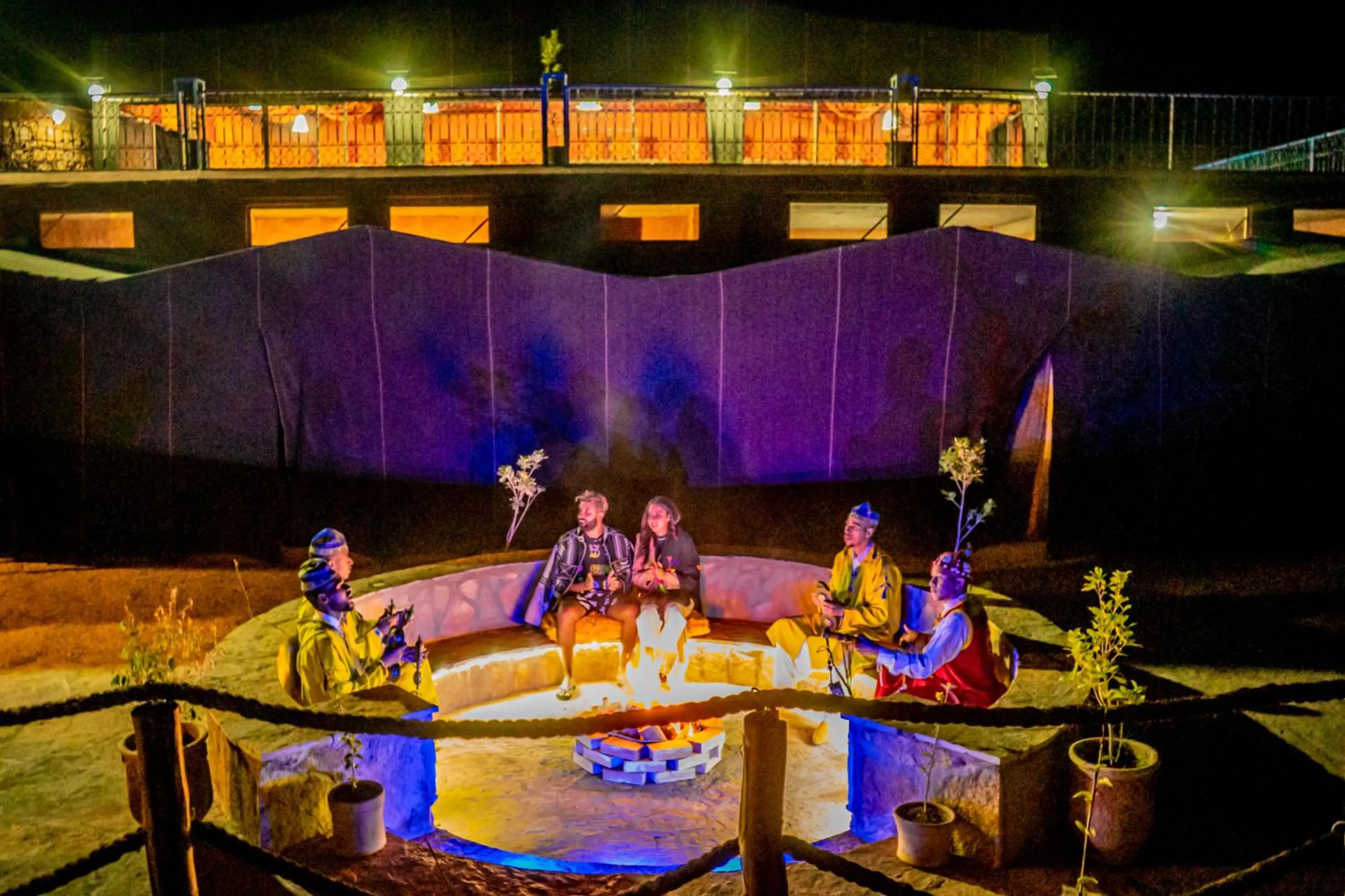 Evening entertainment in Ouednoujoum Ecolodge & Spa