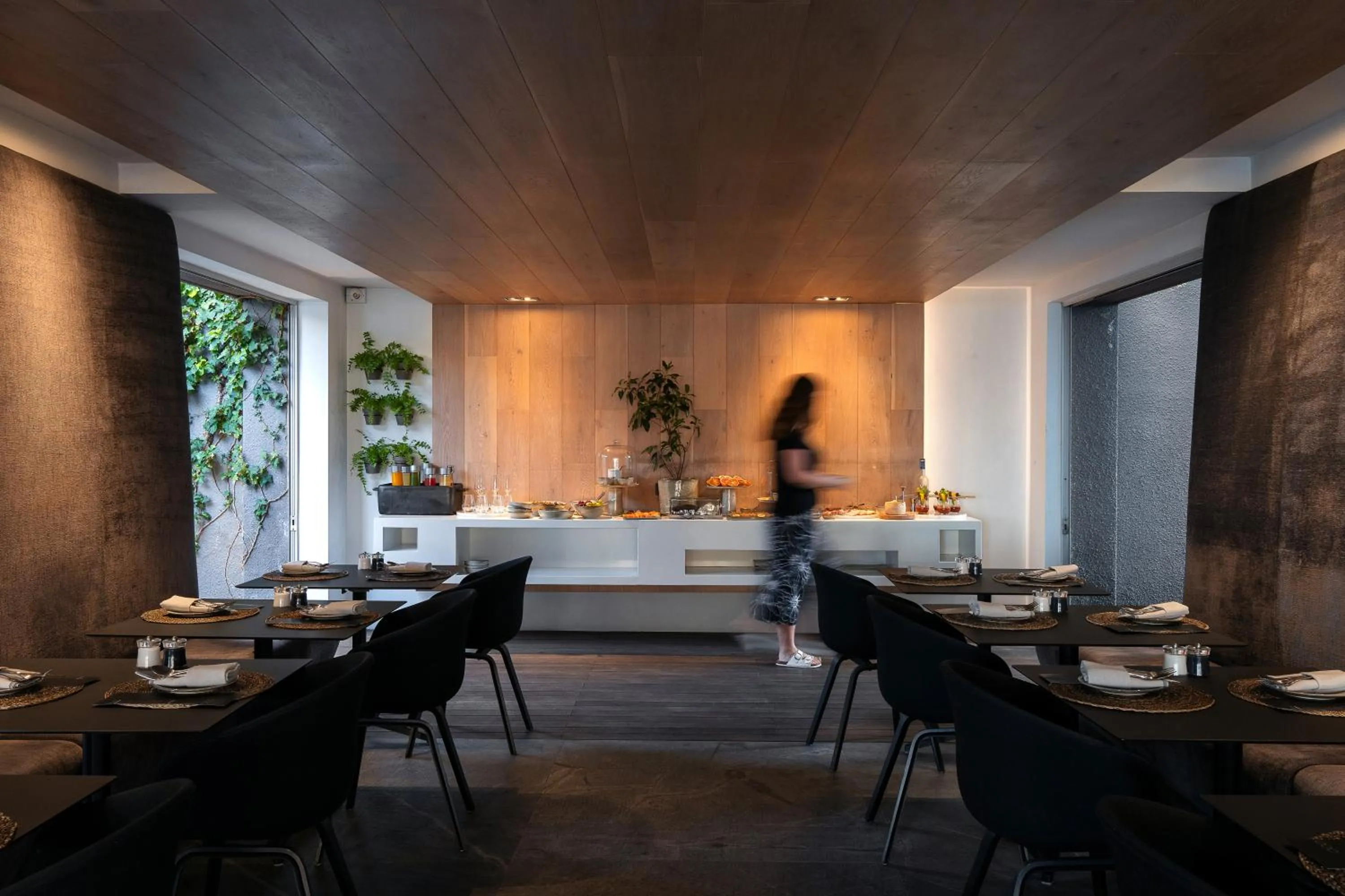 Restaurant/places to eat in POD Camps Bay by The Oyster Collection