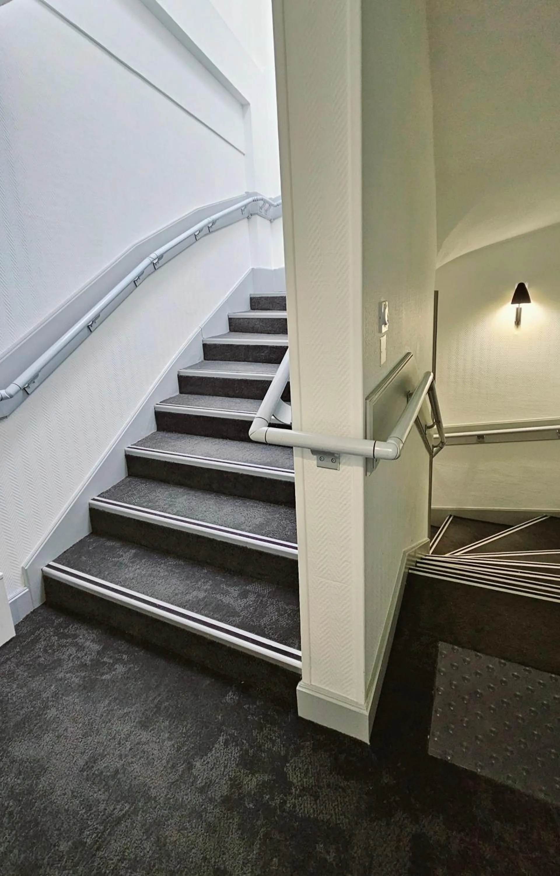 Property building in Hôtel du Port