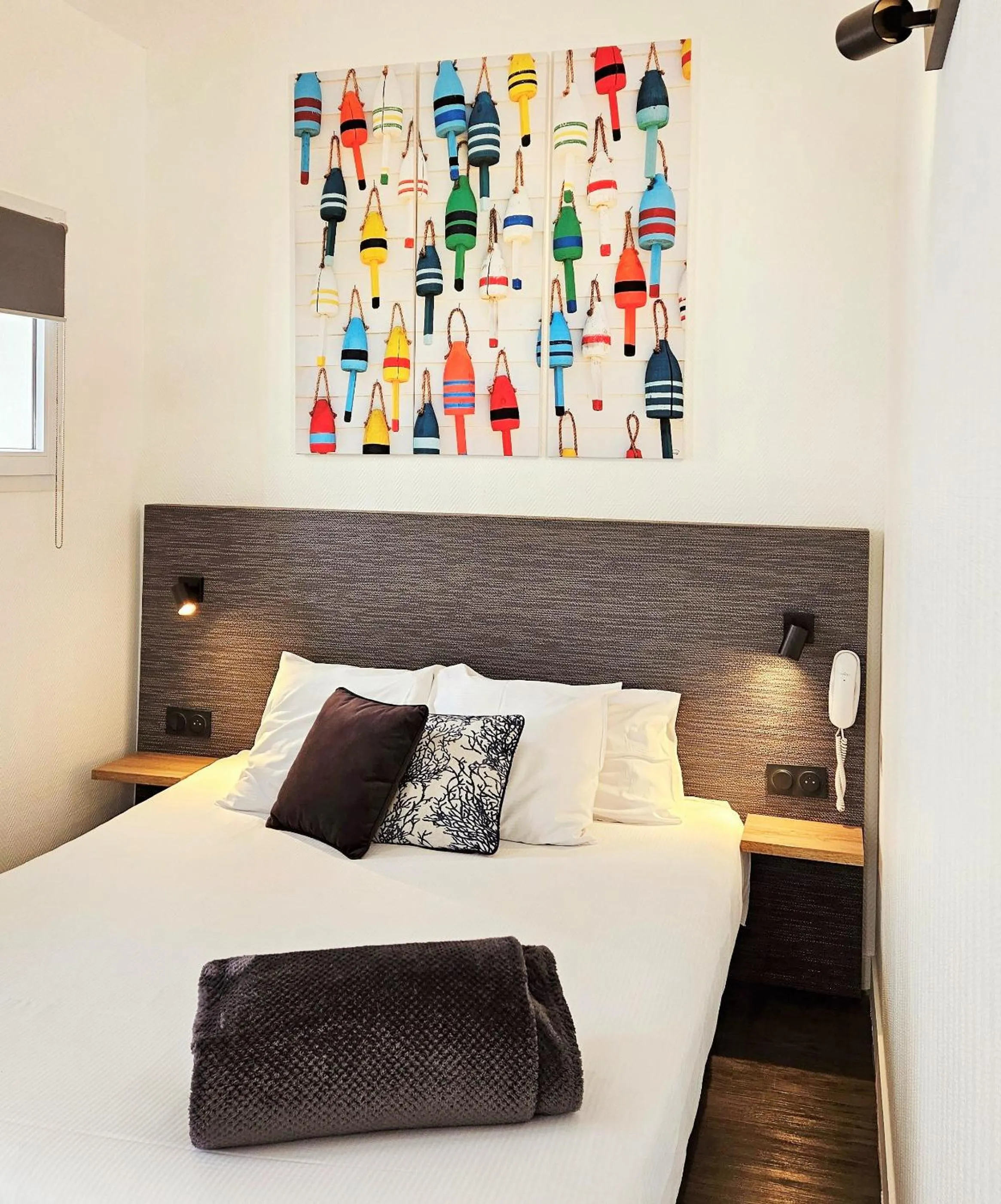 Bedroom, Bed in Hôtel du Port