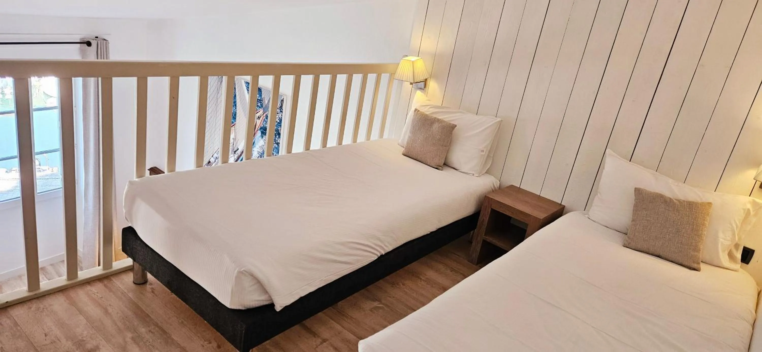 Bedroom, Bed in Hôtel du Port