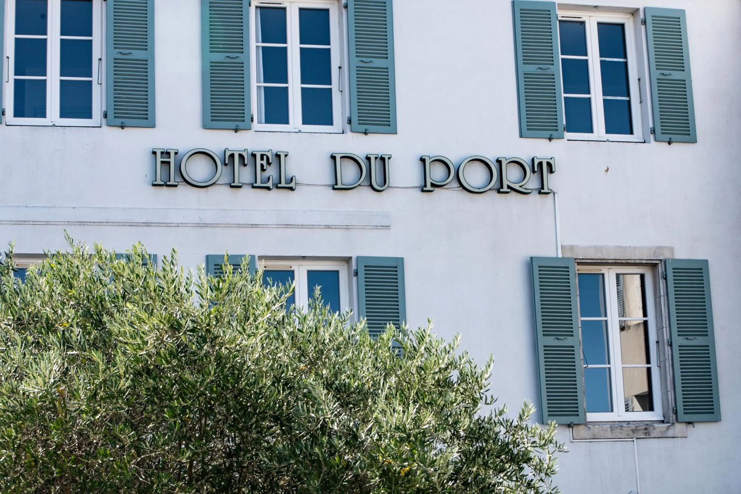 Facade/entrance in Hôtel du Port