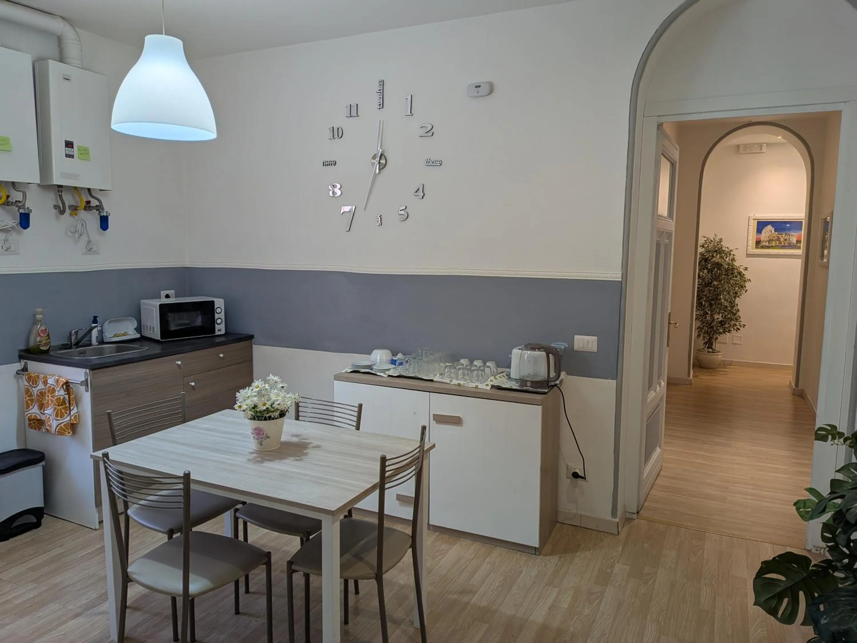 Communal kitchen in El Dorado Vatican