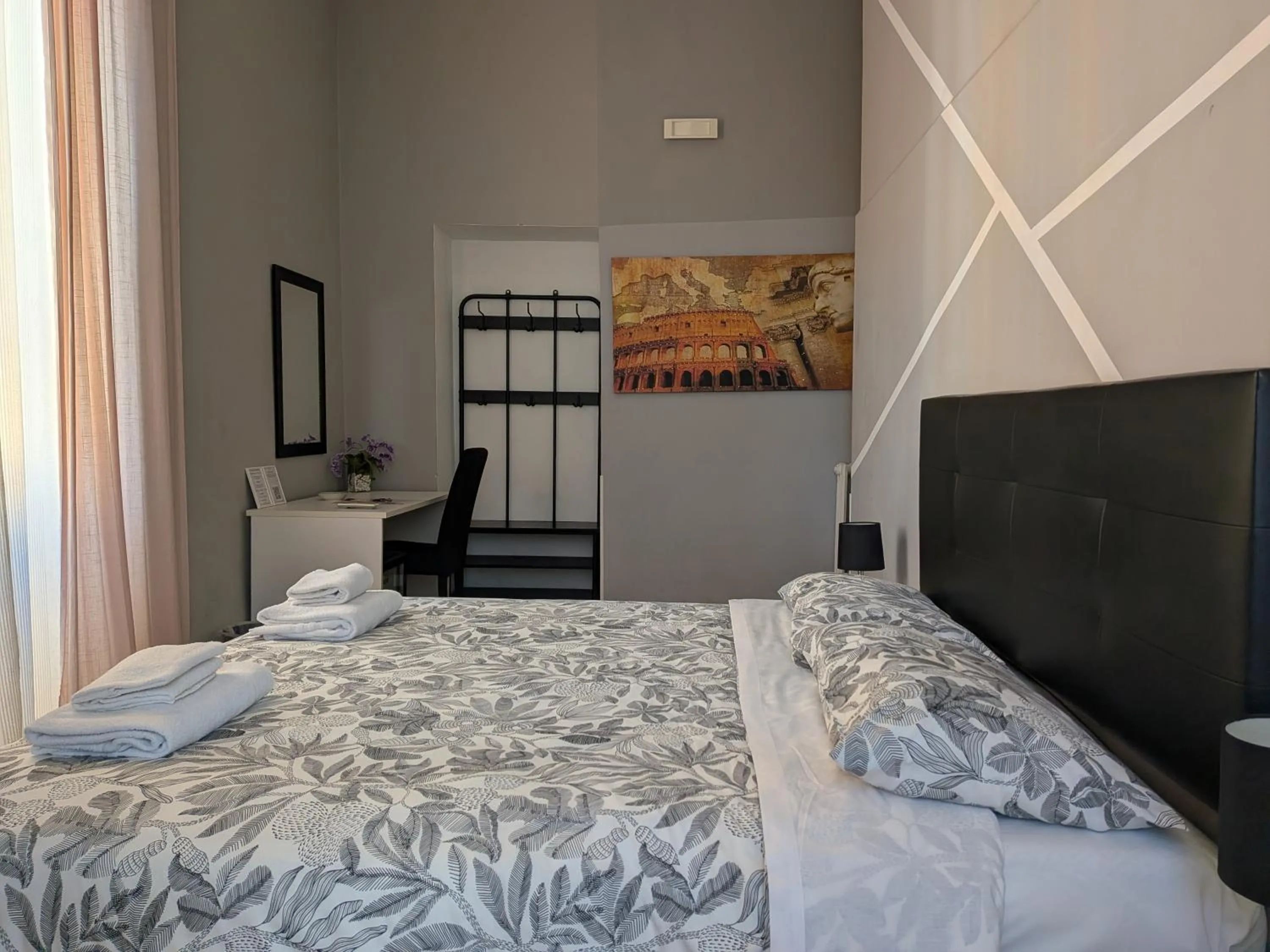 Bedroom, Bed in El Dorado Vatican