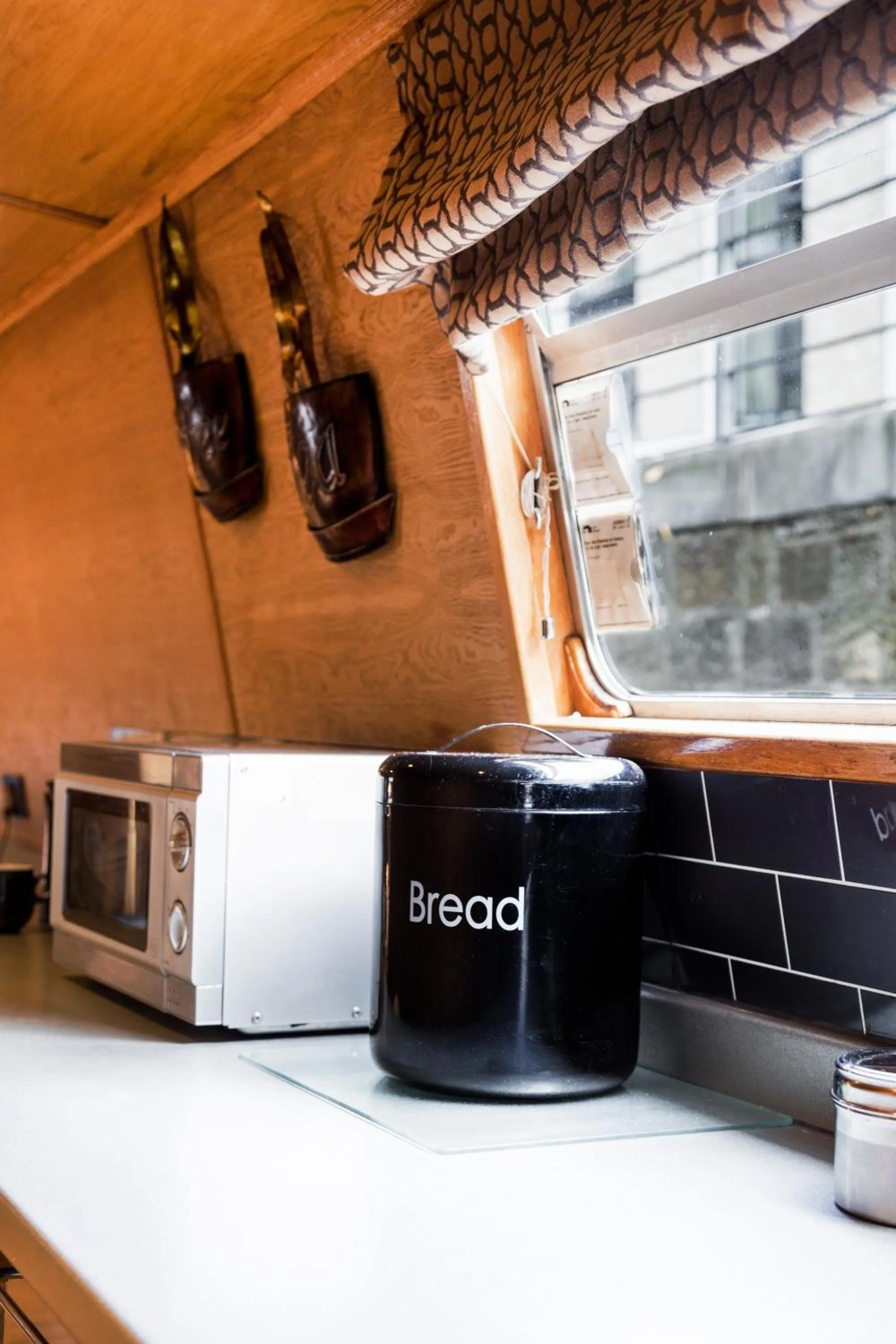 Coffee/tea facilities in Edinburgh - Houseboats