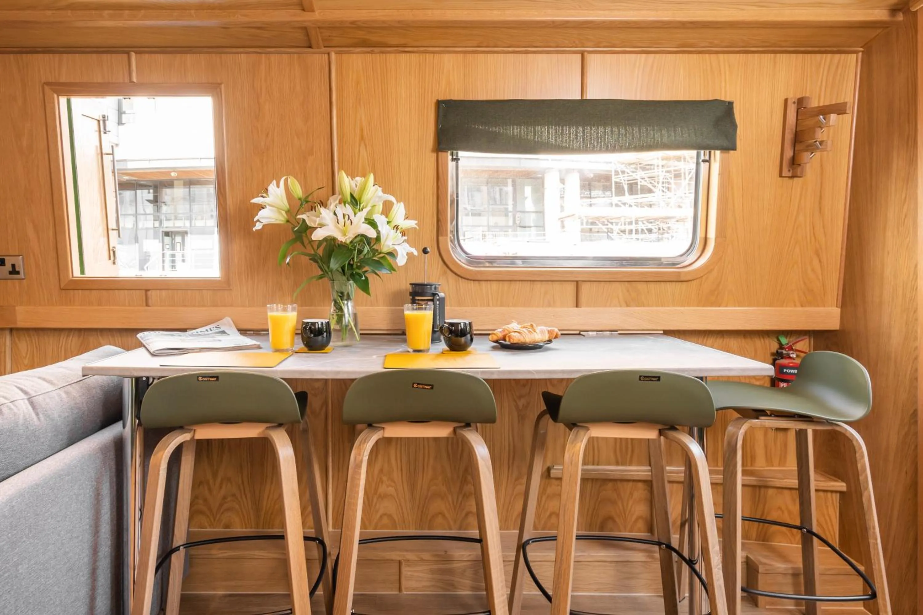 Kitchen or kitchenette in Edinburgh - Houseboats