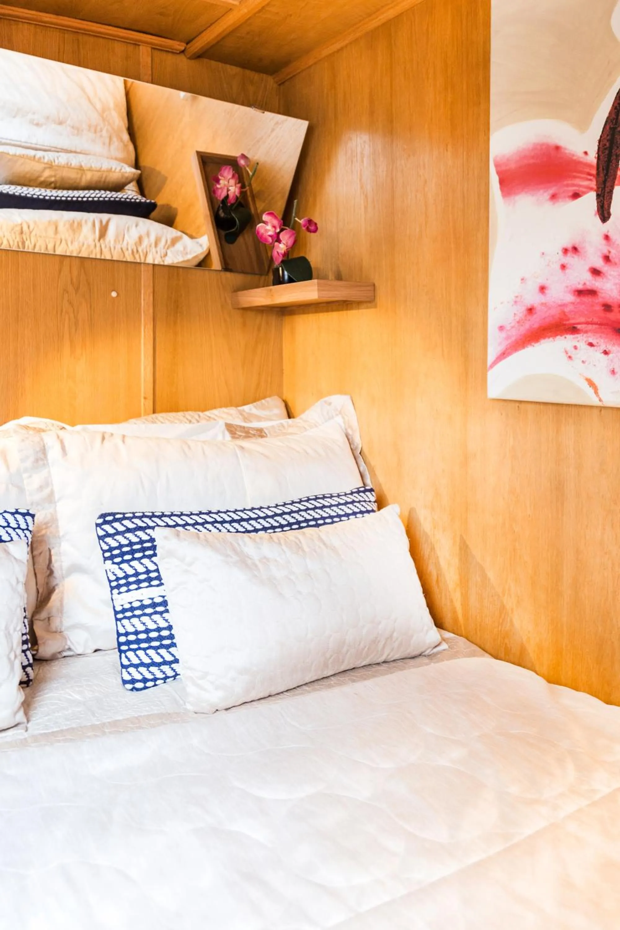 Bed in Edinburgh - Houseboats