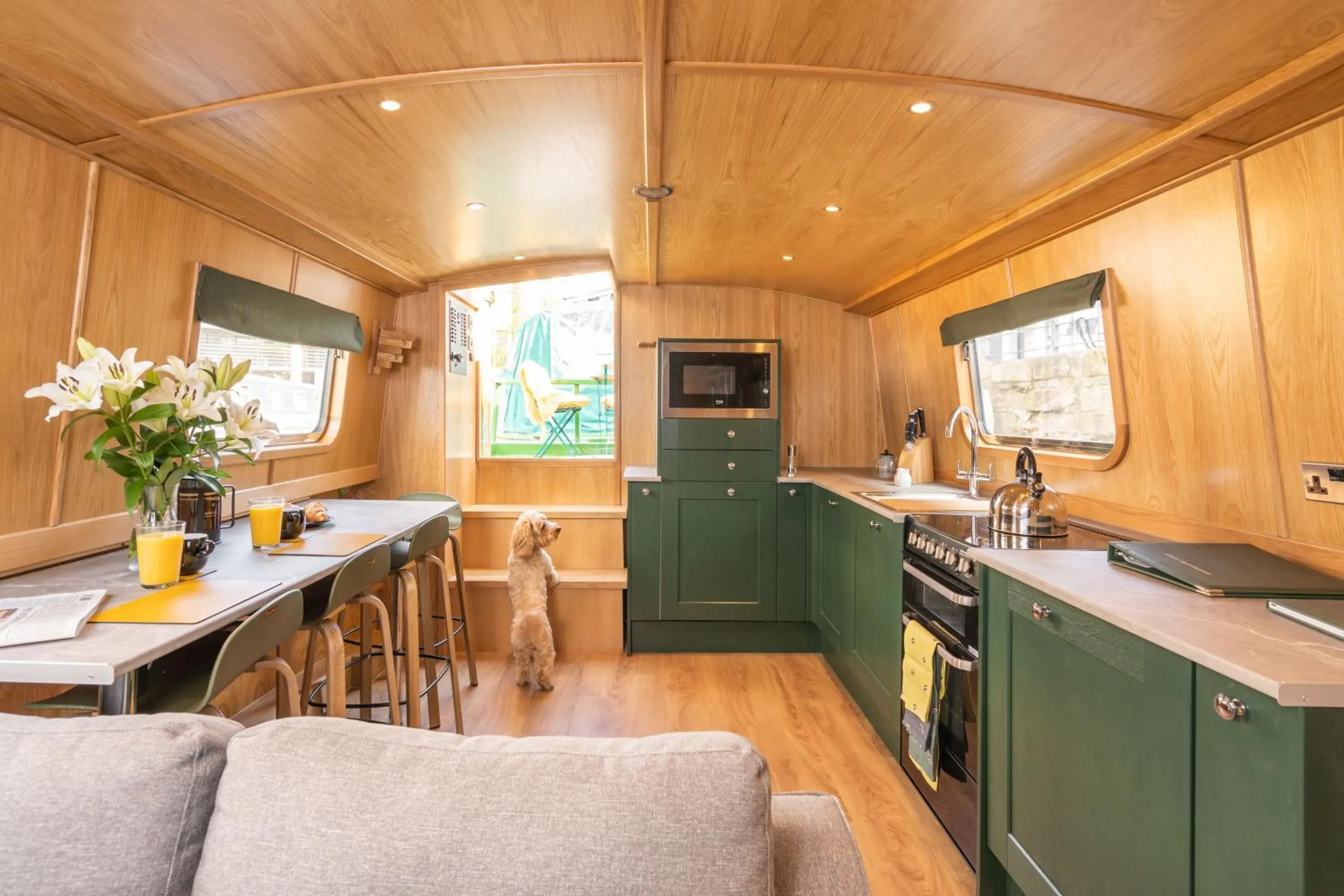 Pets in Edinburgh - Houseboats