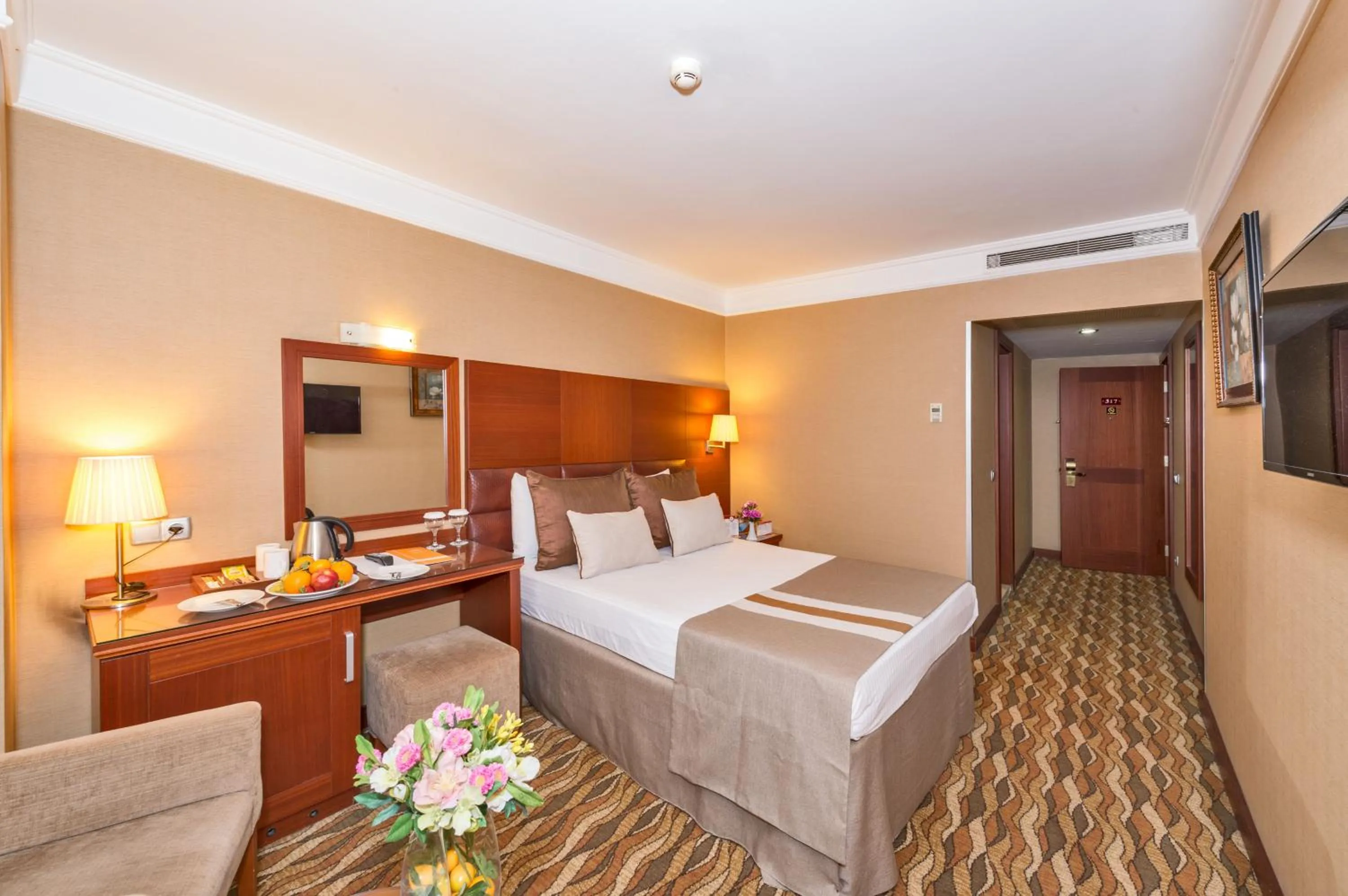 Photo of the whole room, Bed in Vicenza Hotel Istanbul Old City