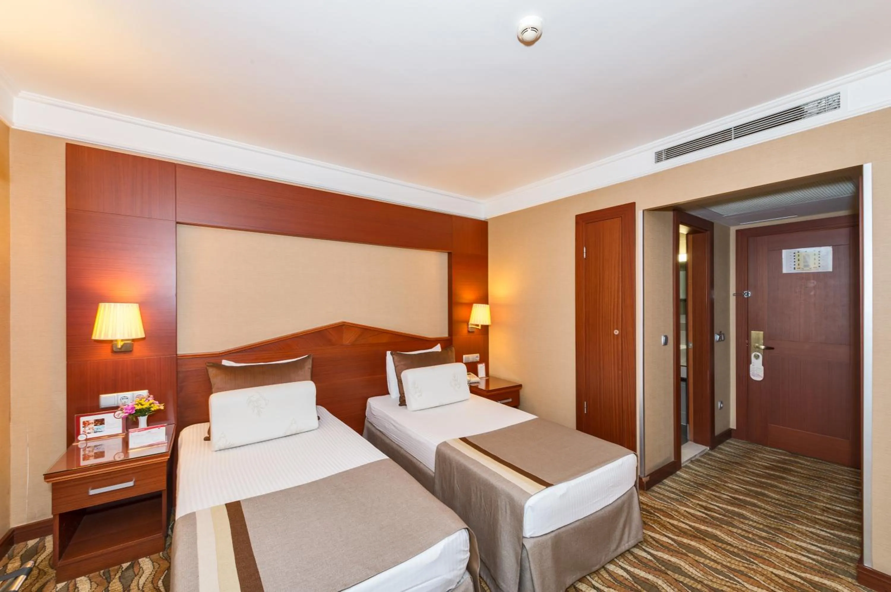 Photo of the whole room, Bed in Vicenza Hotel Istanbul Old City