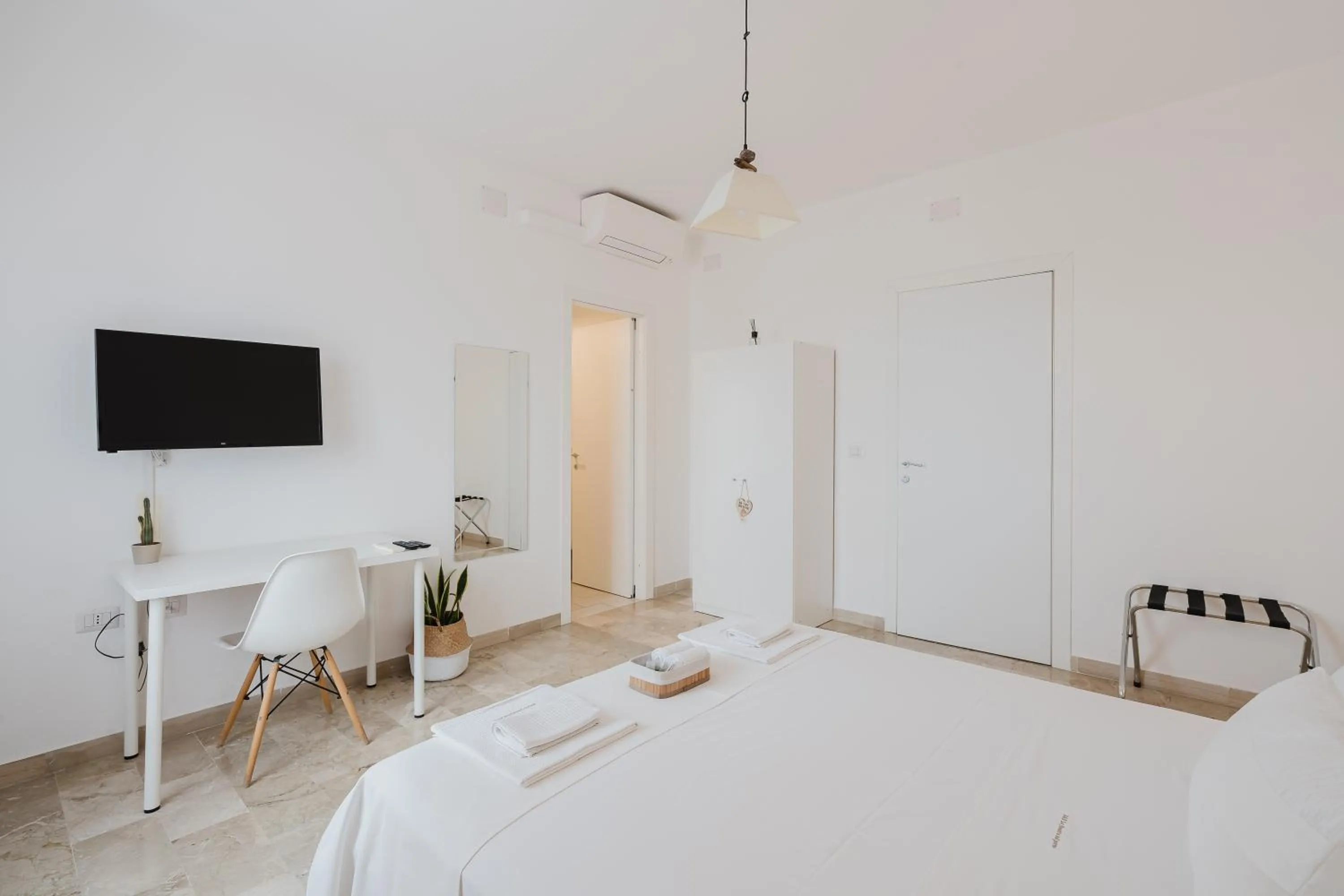 Photo of the whole room, Bed in B&B La finestra sul porto