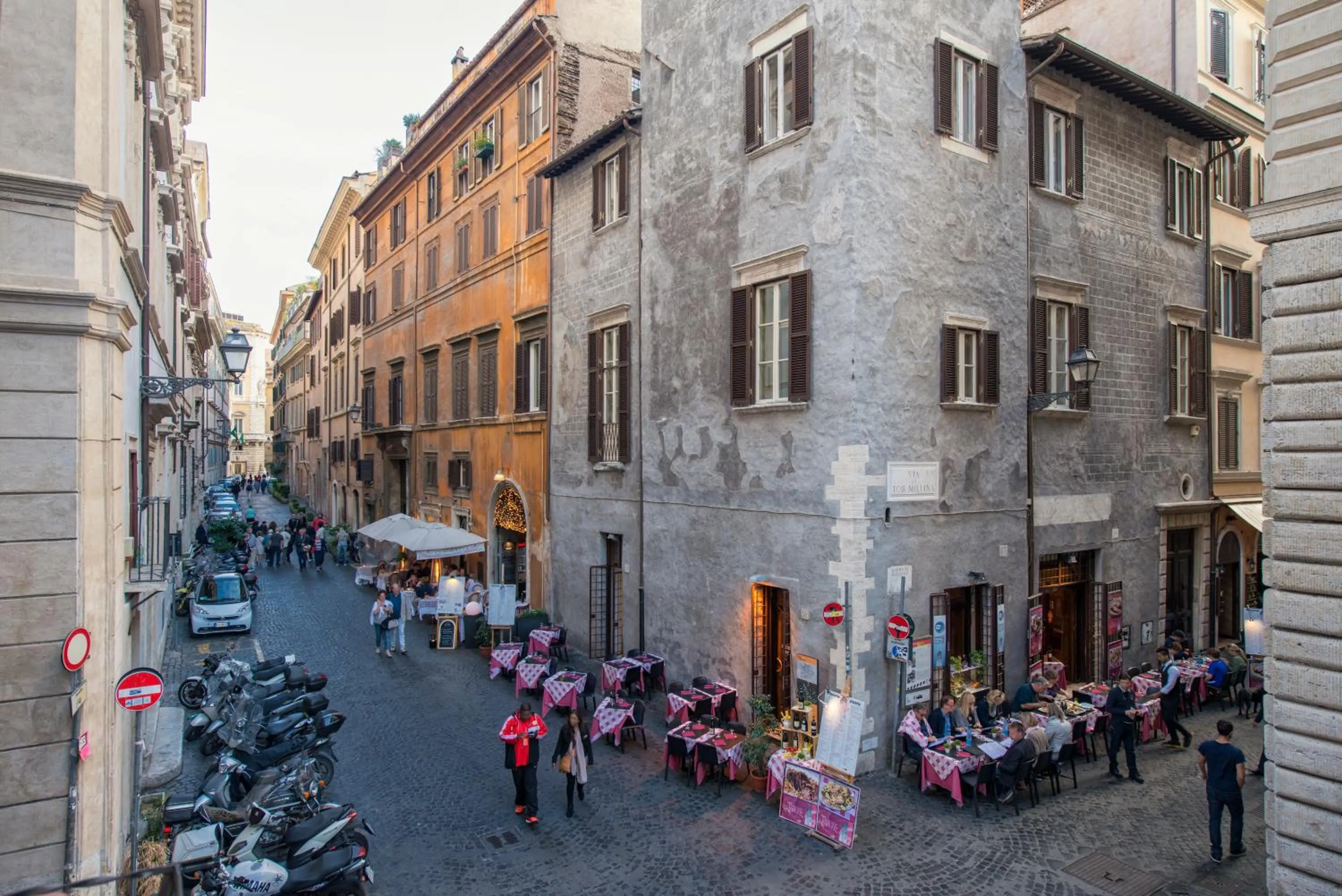 Facade/entrance in Navona Tower Relais
