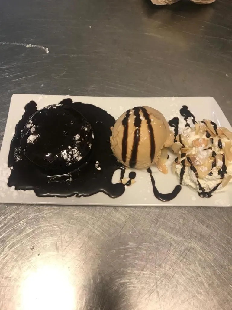 Restaurant/places to eat in HUMAN HOTEL RESIDENCE ex esparrus