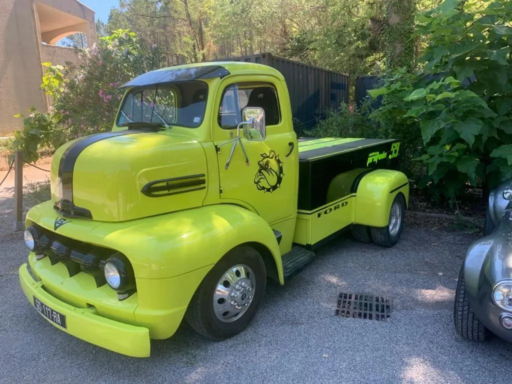 HUMAN HOTEL RESIDENCE ex esparrus