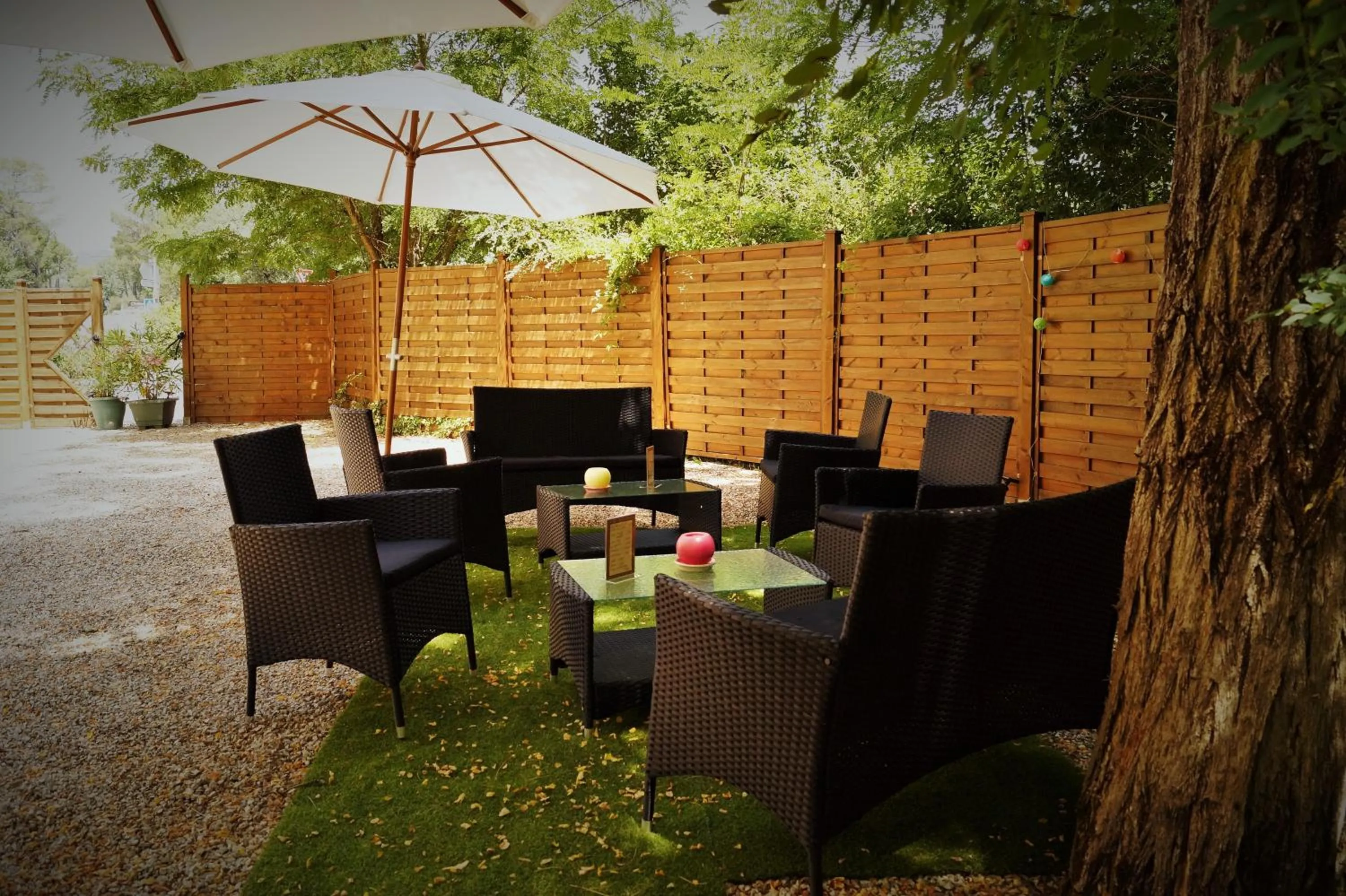 Garden in HUMAN HOTEL RESIDENCE ex esparrus