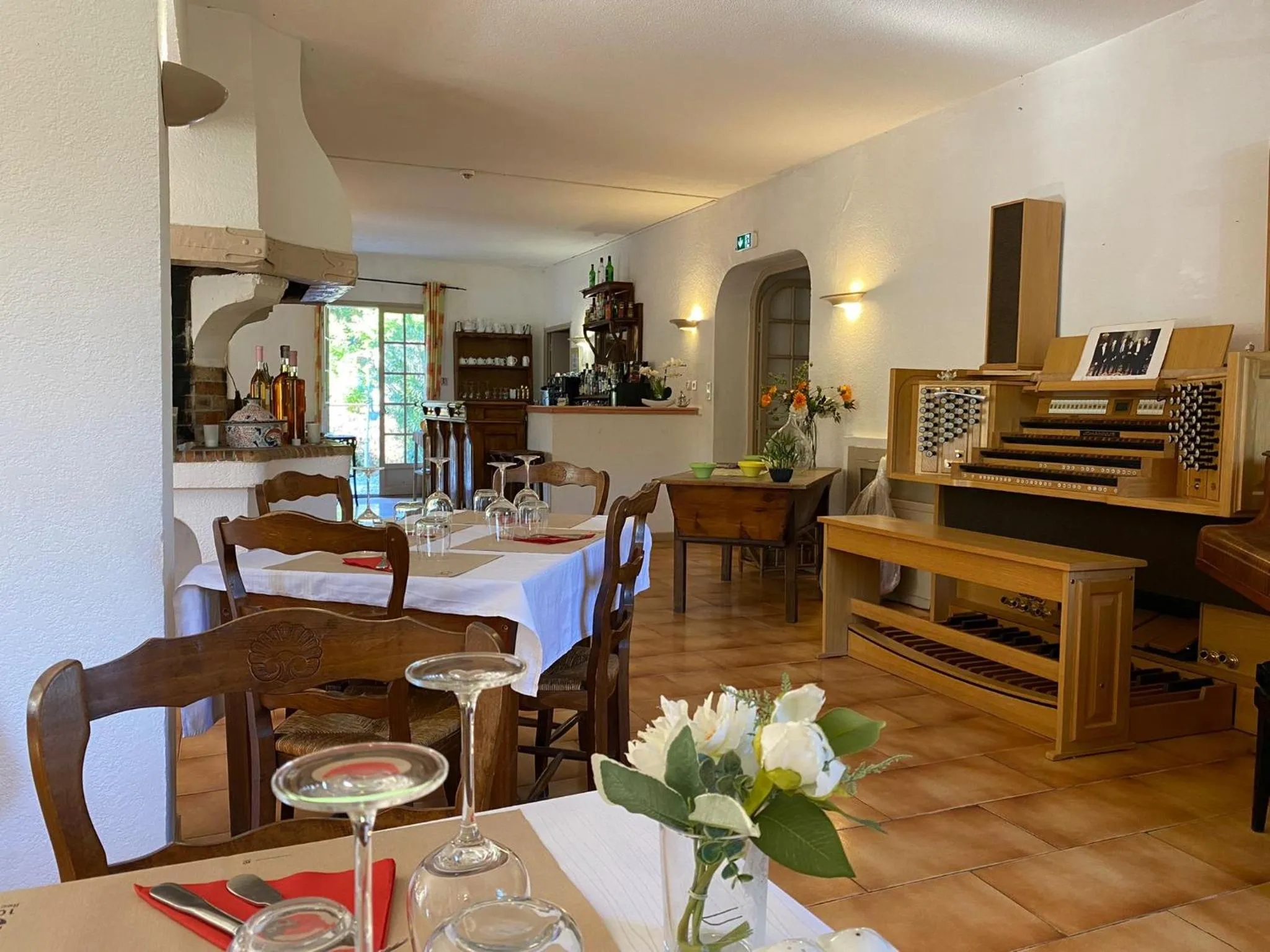 HUMAN HOTEL RESIDENCE ex esparrus