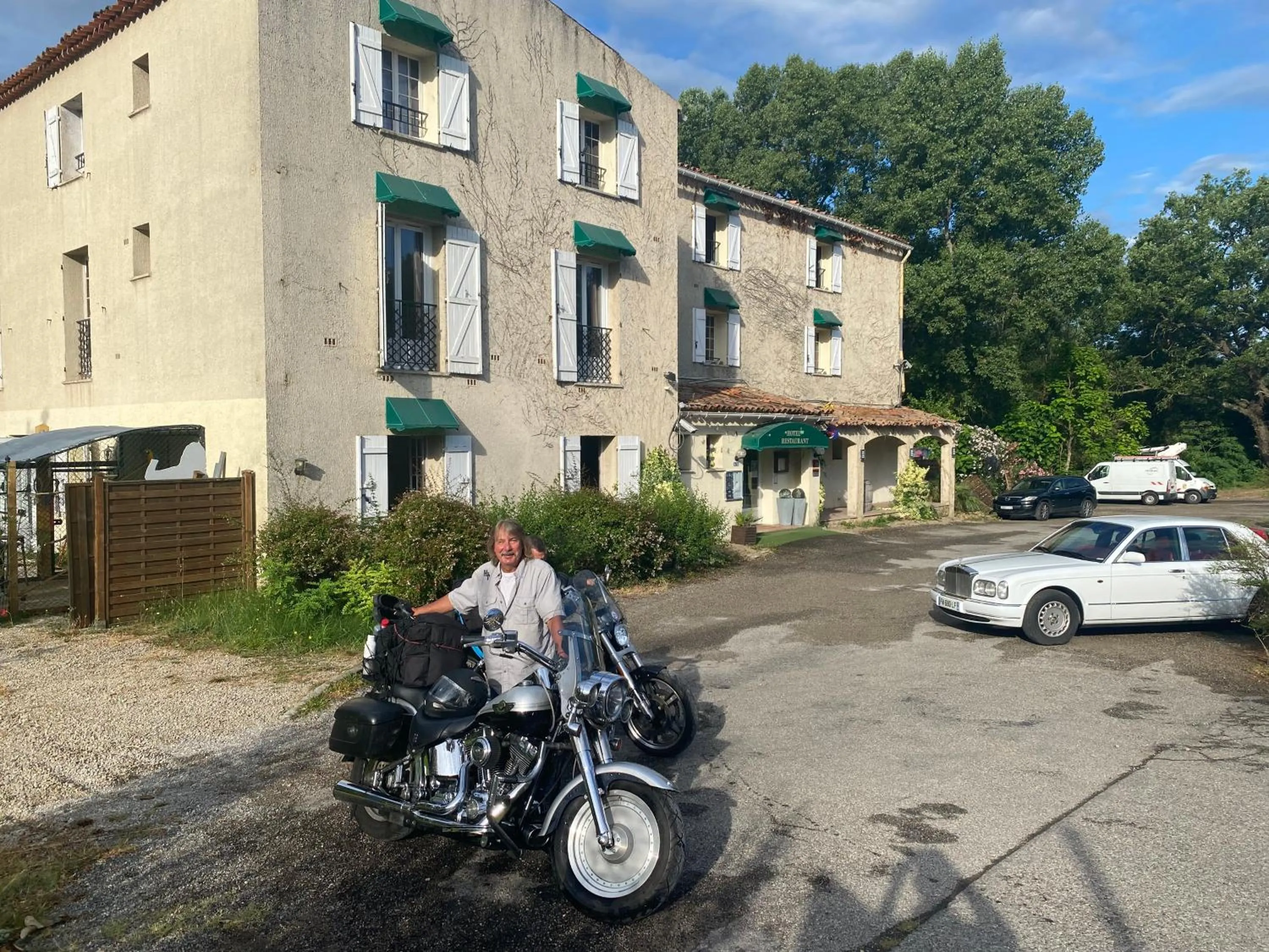 HUMAN HOTEL RESIDENCE ex esparrus