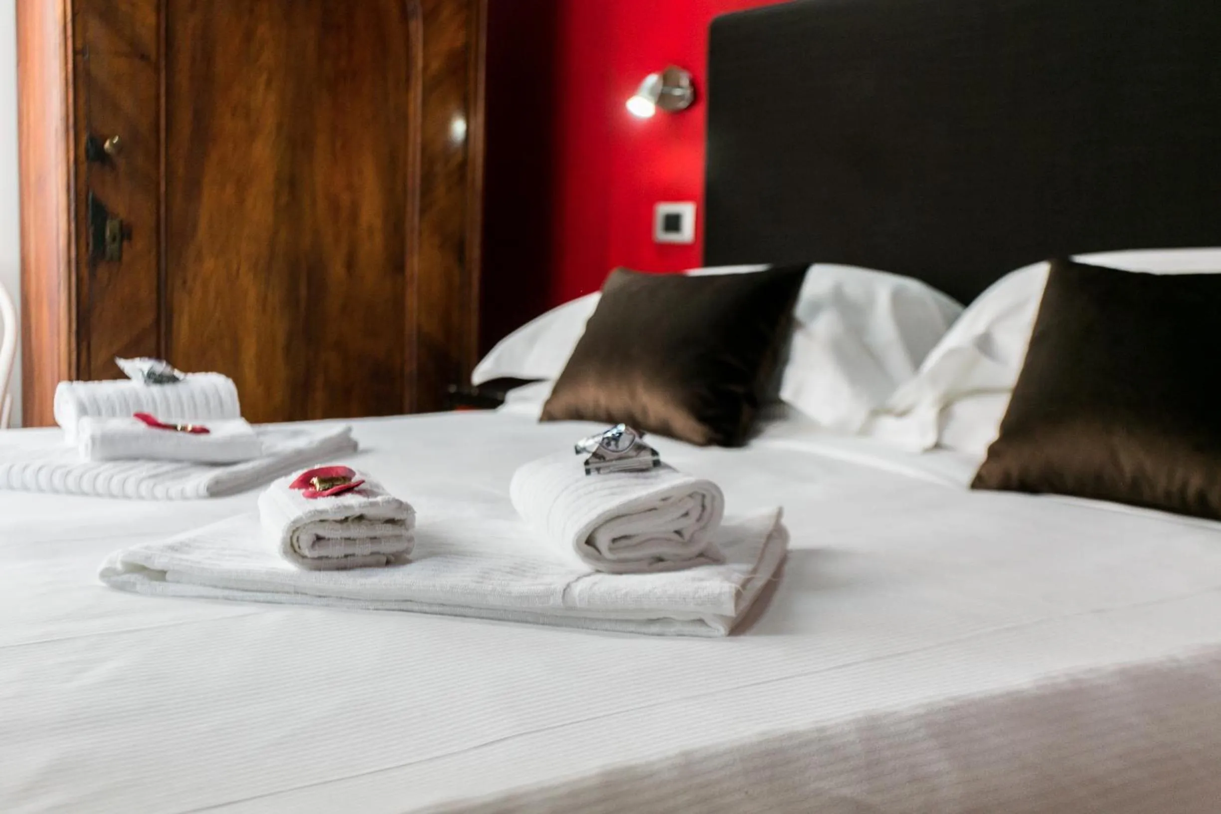 Decorative detail, Bed in Navona First Rooms