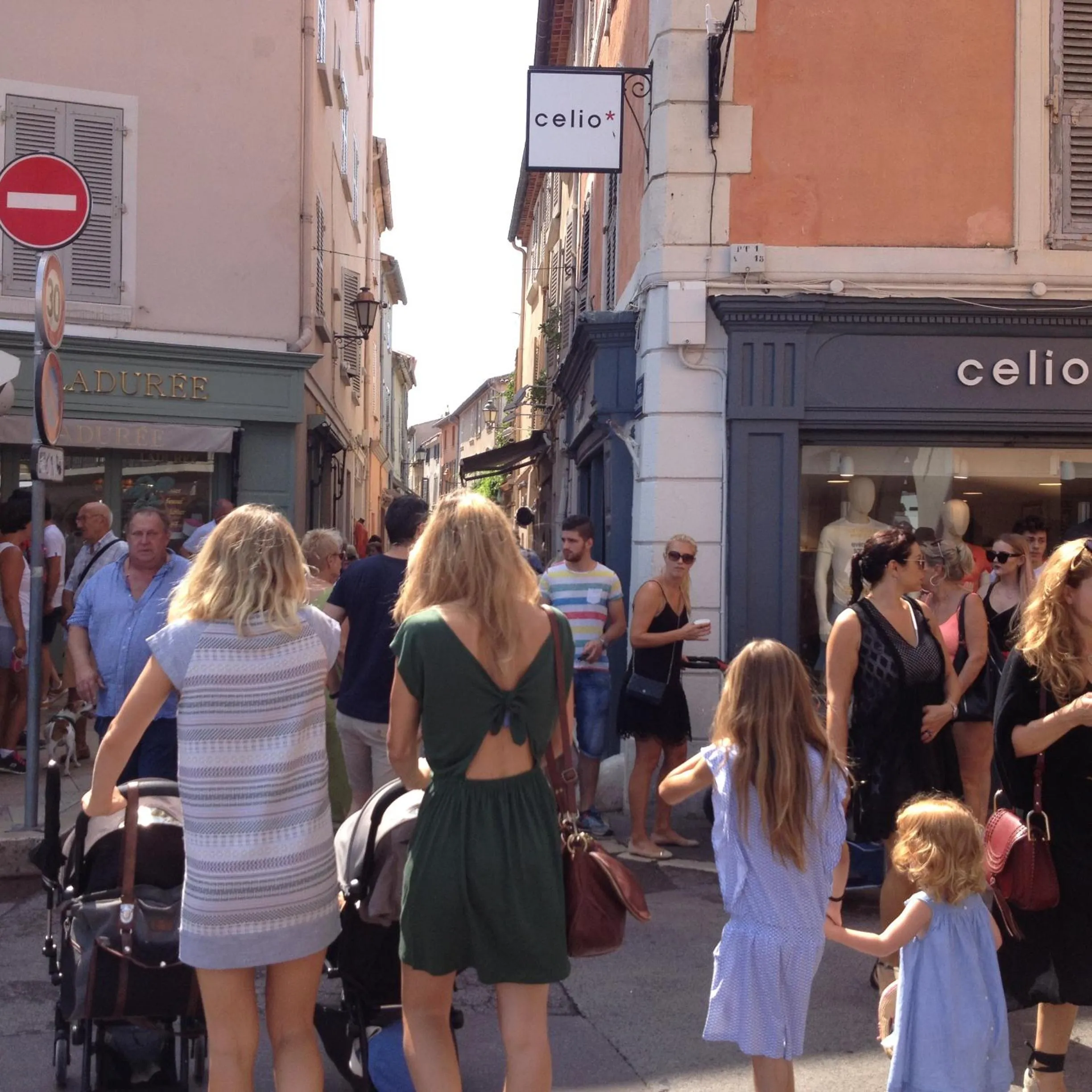 Shopping Area in Clos des Vignes Pampelonne Vineyard