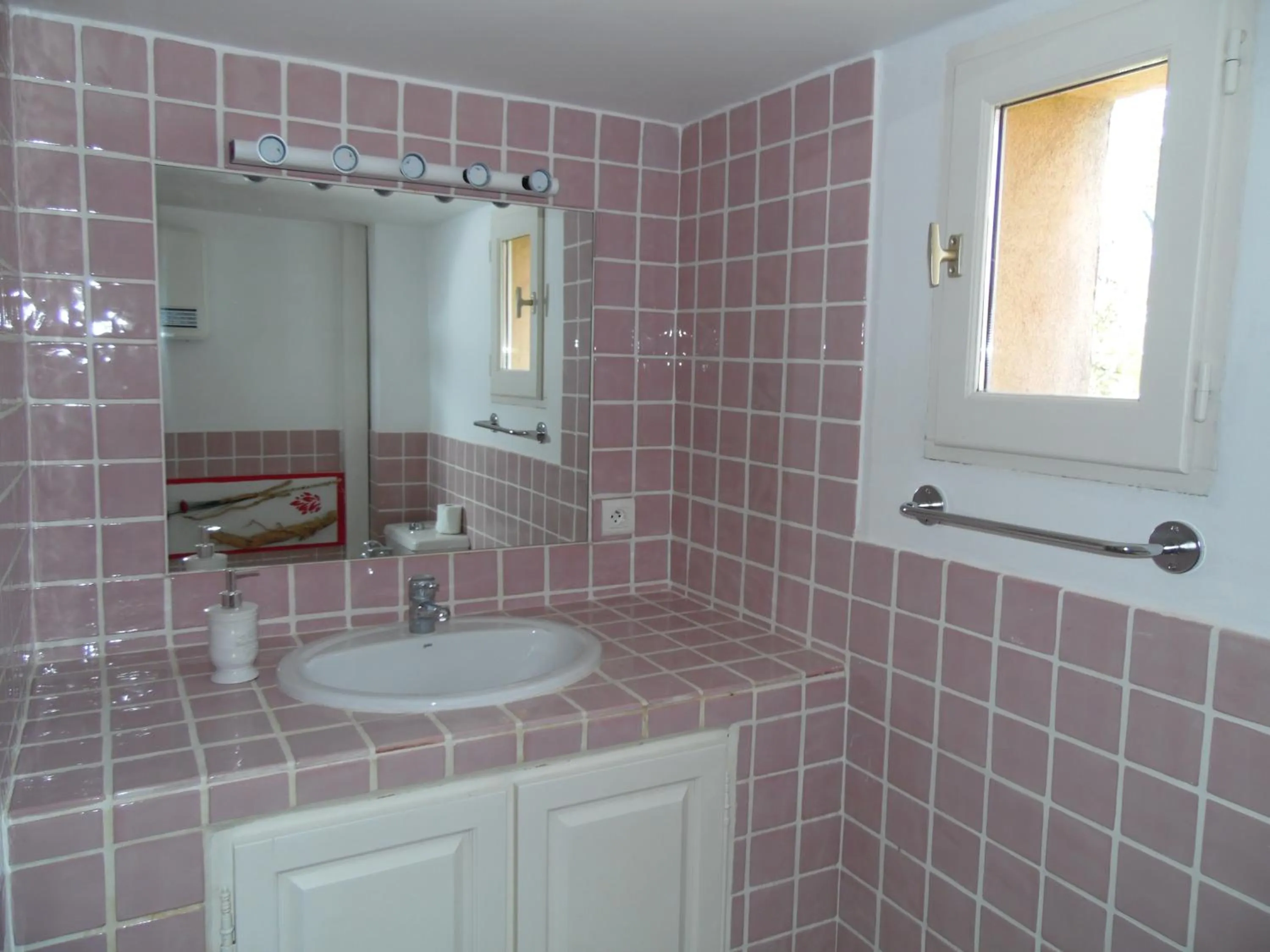 Bathroom in Clos des Vignes Pampelonne Vineyard