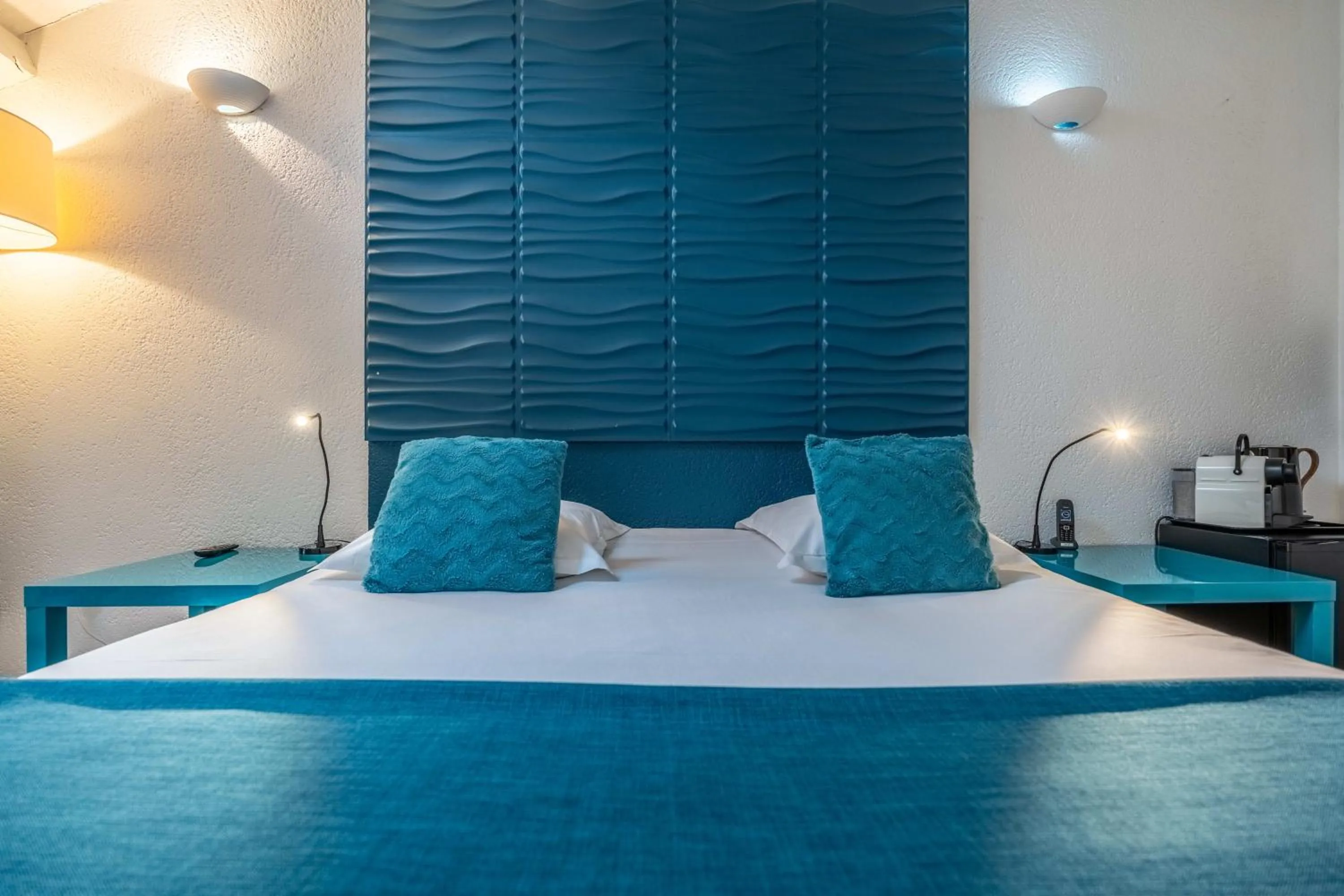 Bed in Hôtel Quai des Pontis