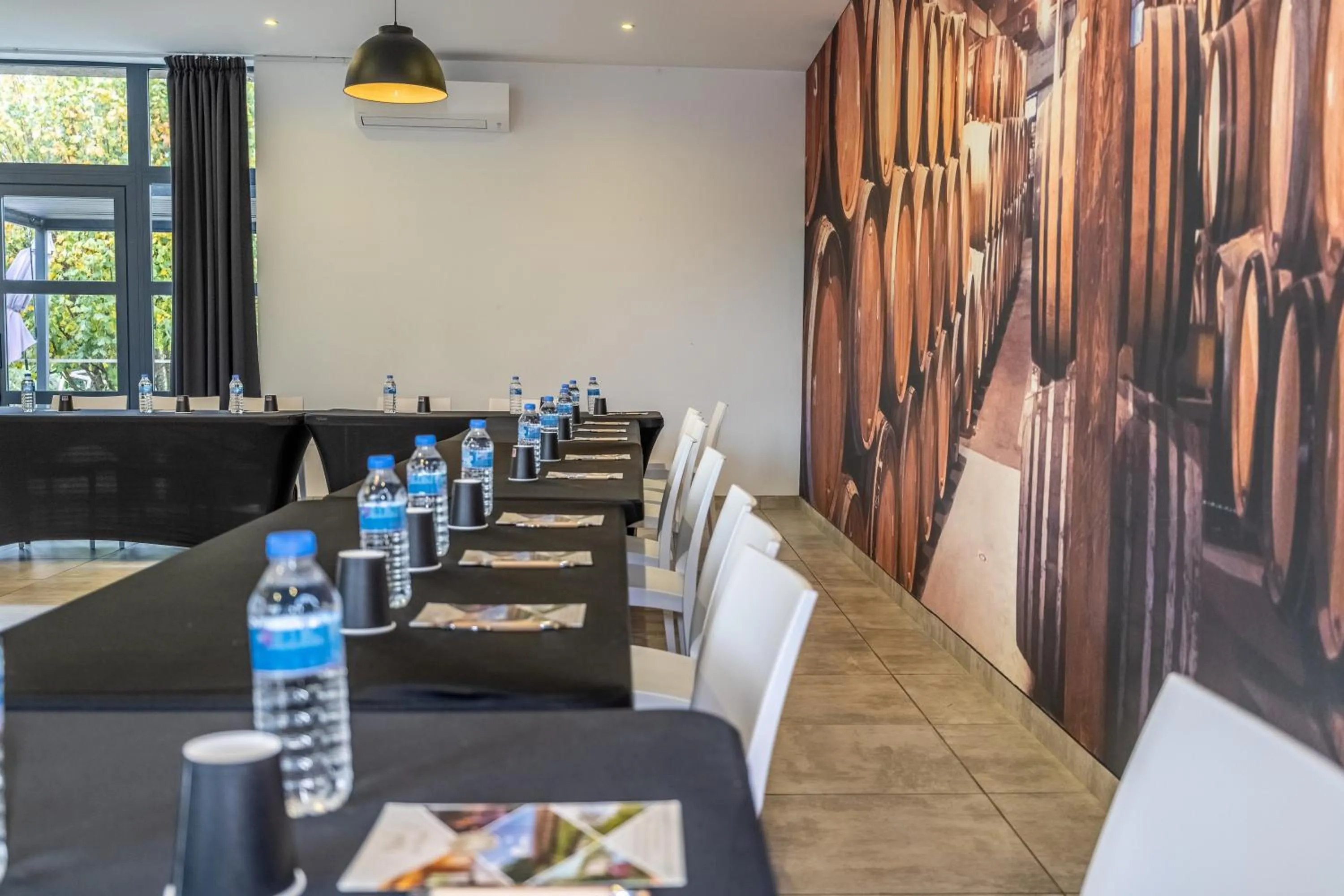 Meeting/conference room in Hôtel Quai des Pontis