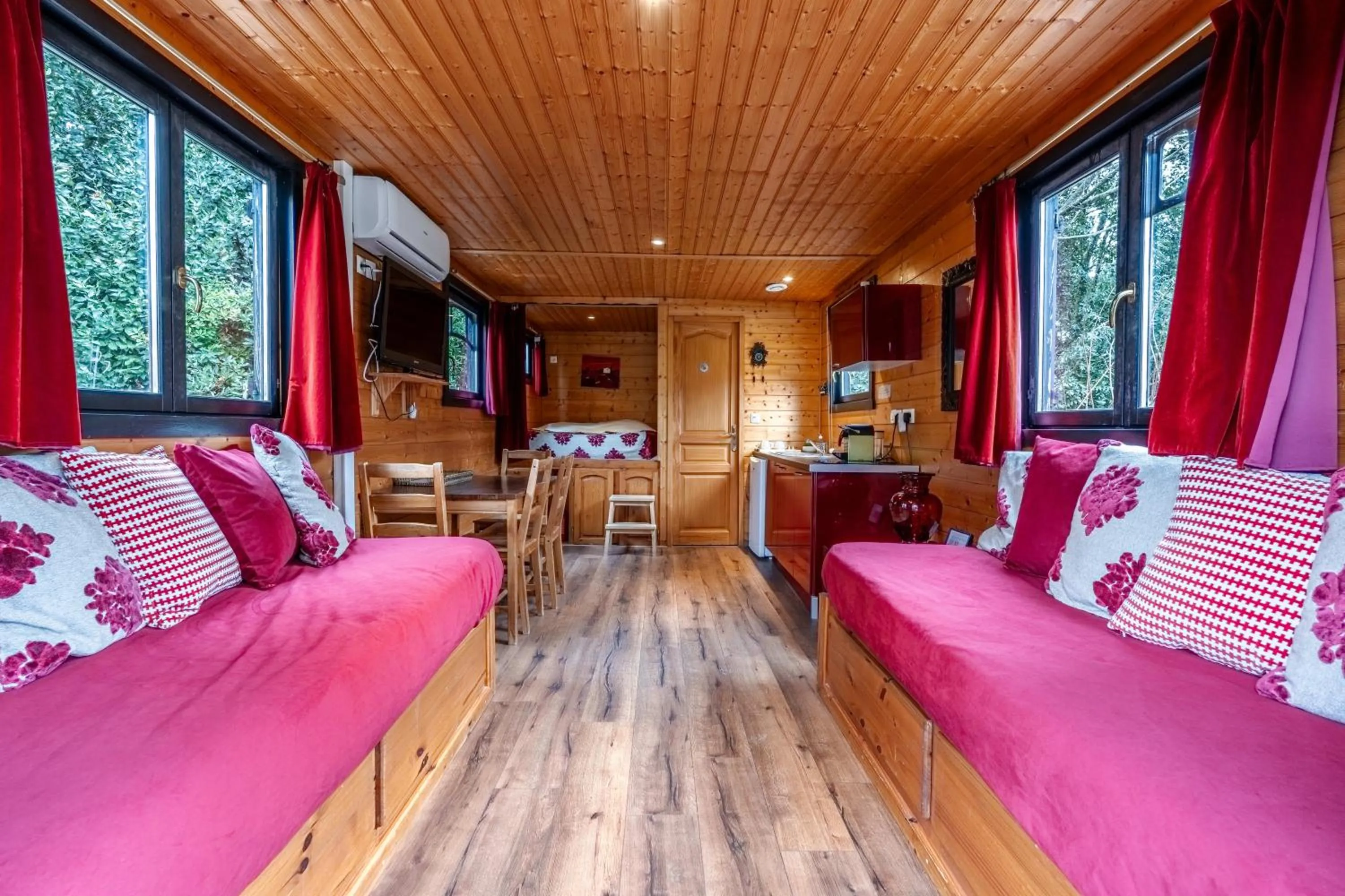 Bed in Hôtel Quai des Pontis