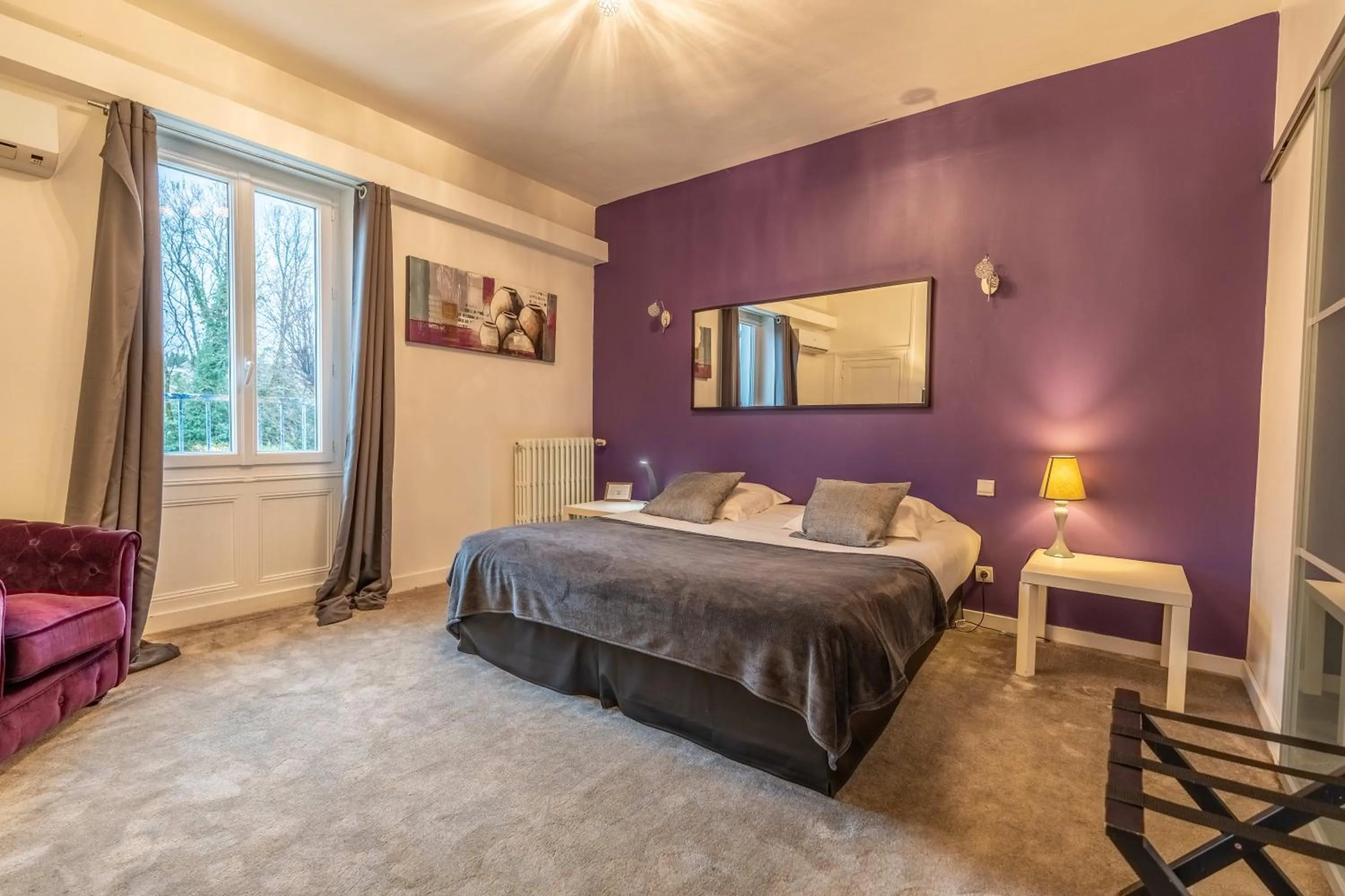 Bed in Hôtel Quai des Pontis