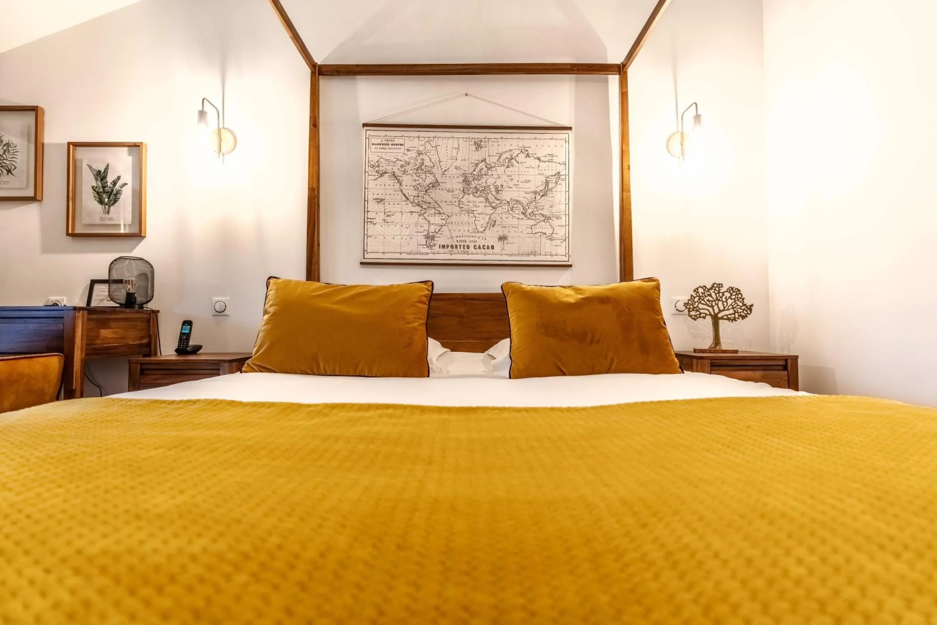 Bed in Hôtel Quai des Pontis