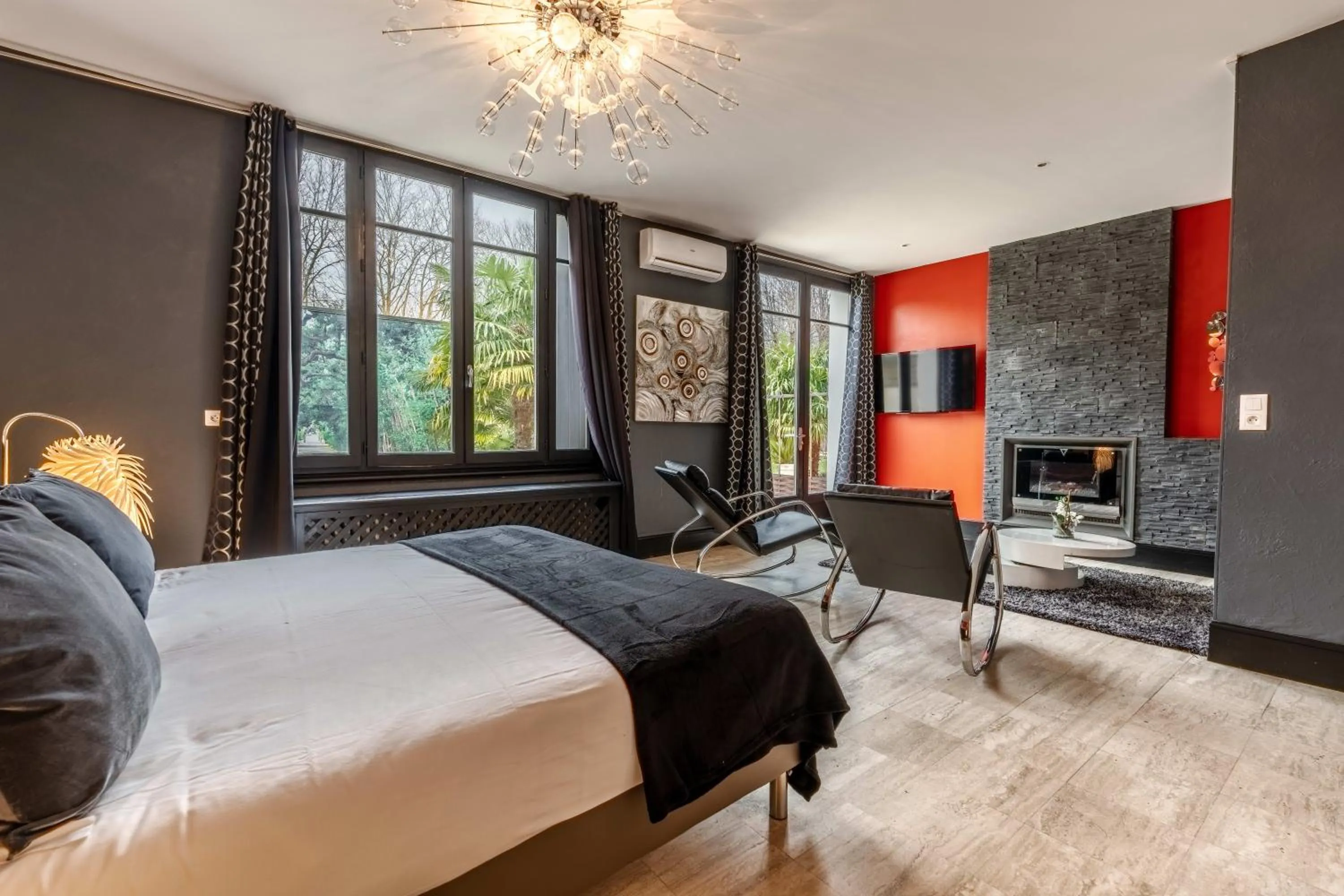 Bed in Hôtel Quai des Pontis