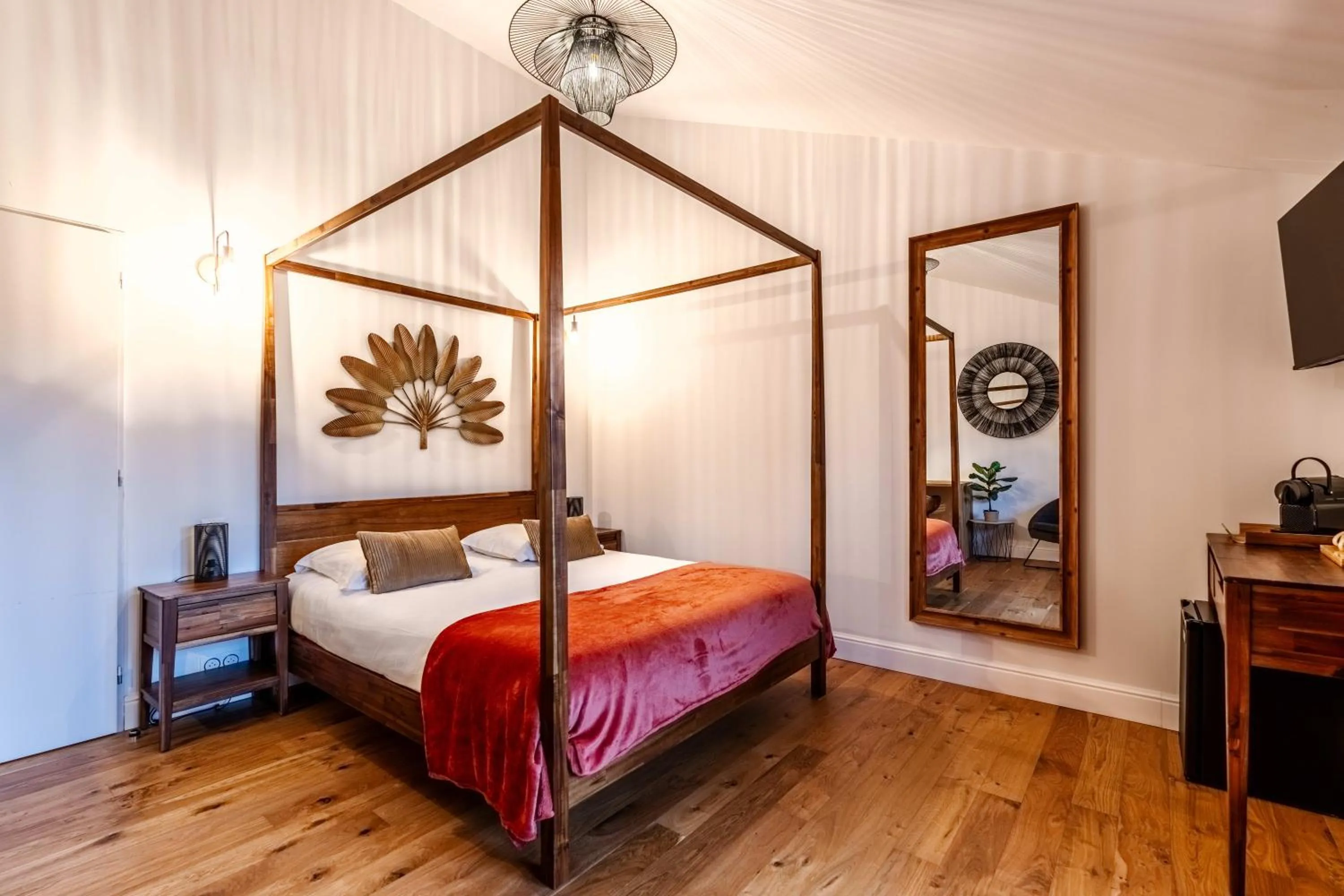 Bed in Hôtel Quai des Pontis