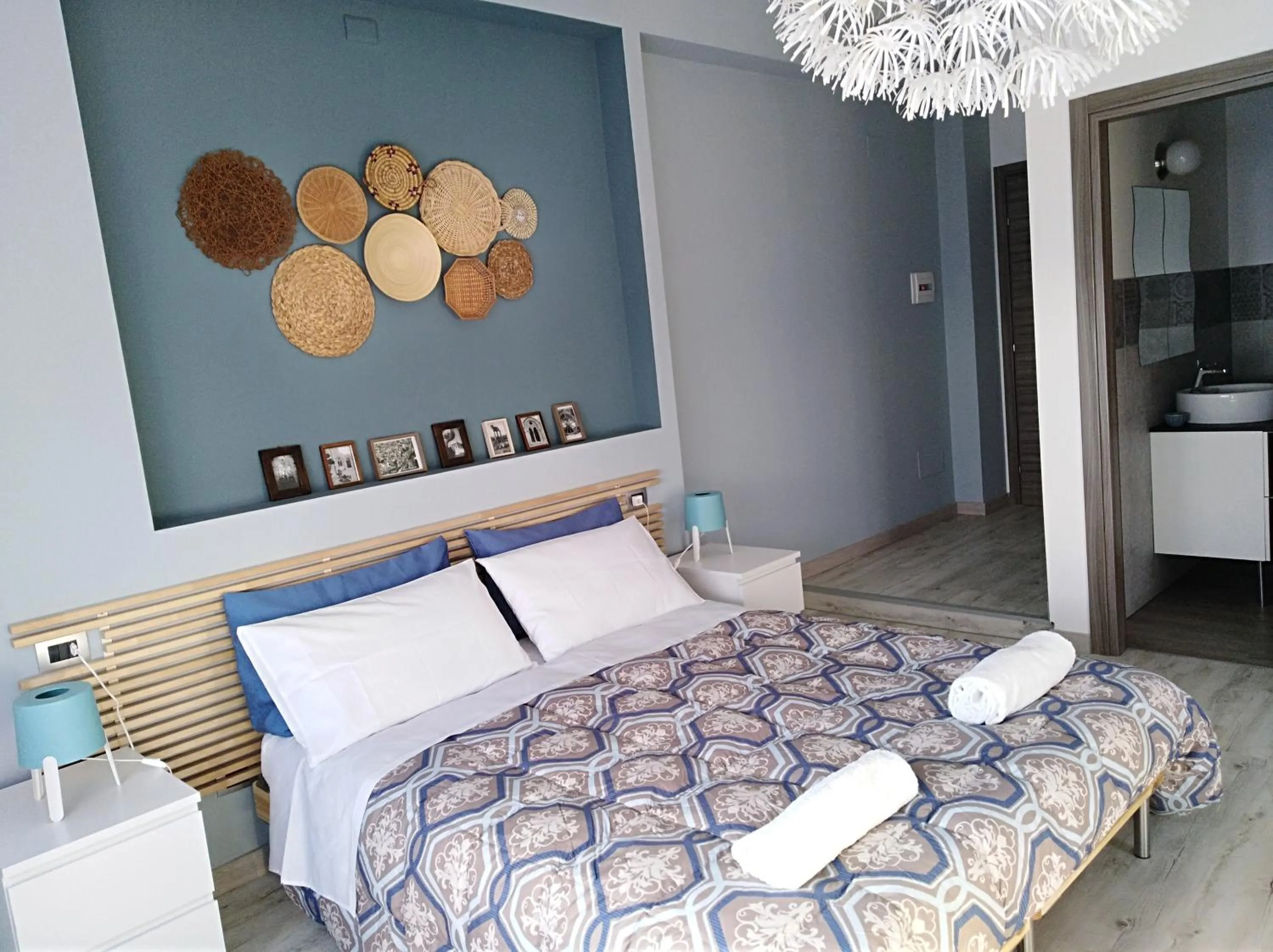 Photo of the whole room, Bed in La Terrazza di Empedocle